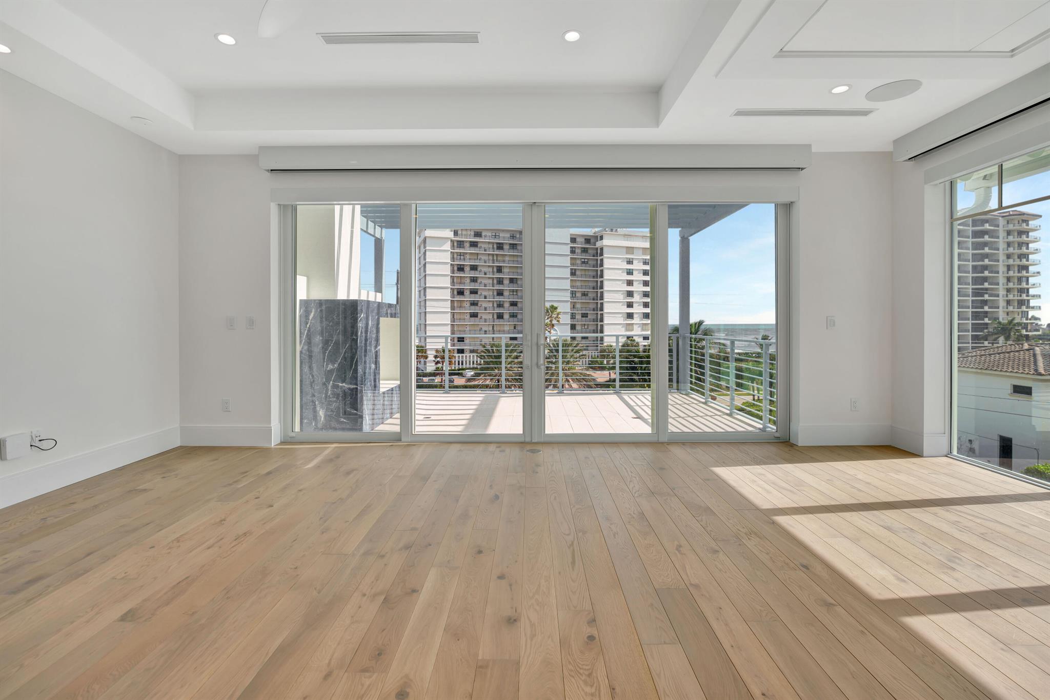 SEASIDE VILLAS - Residential