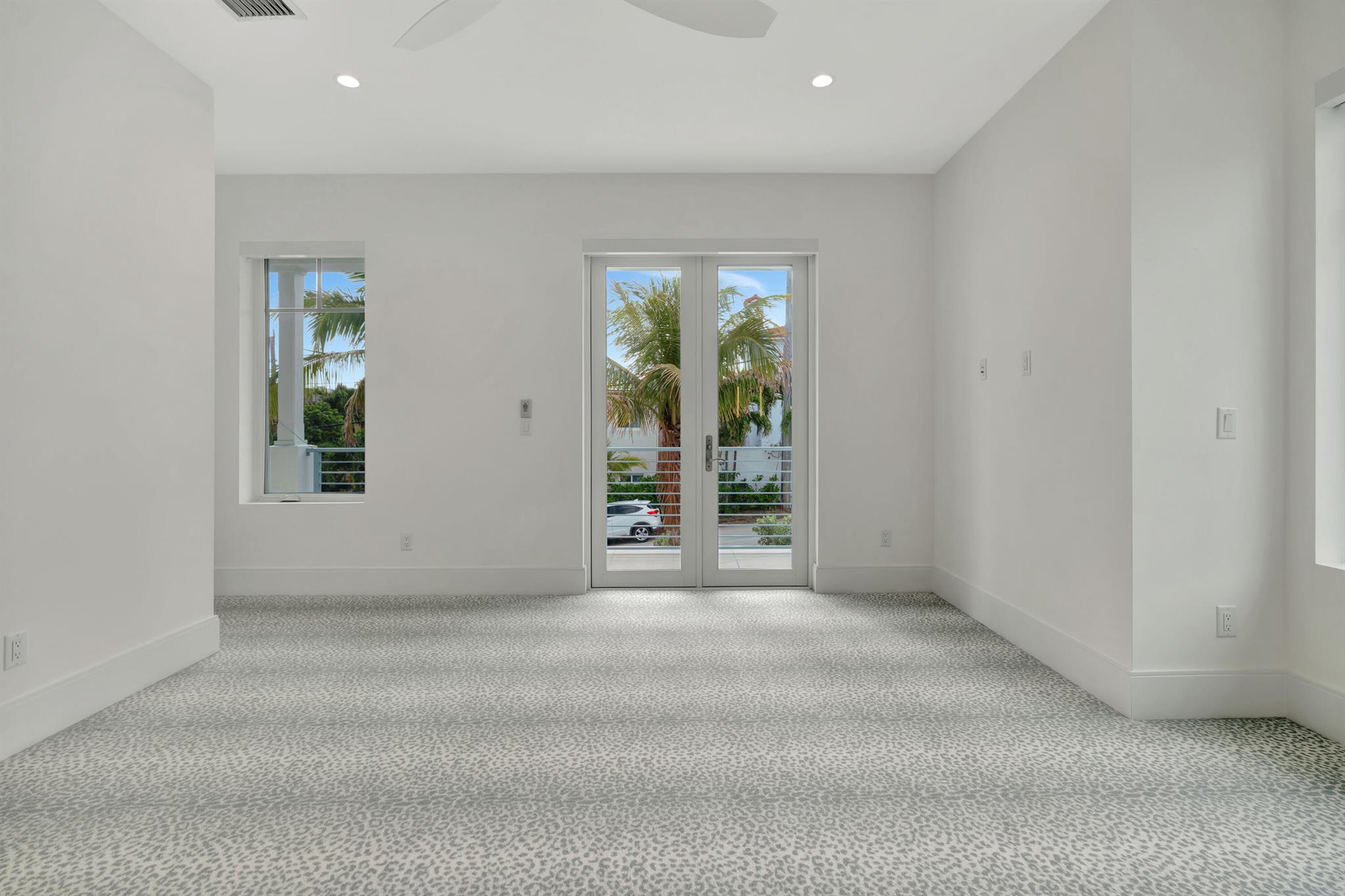 SEASIDE VILLAS - Residential