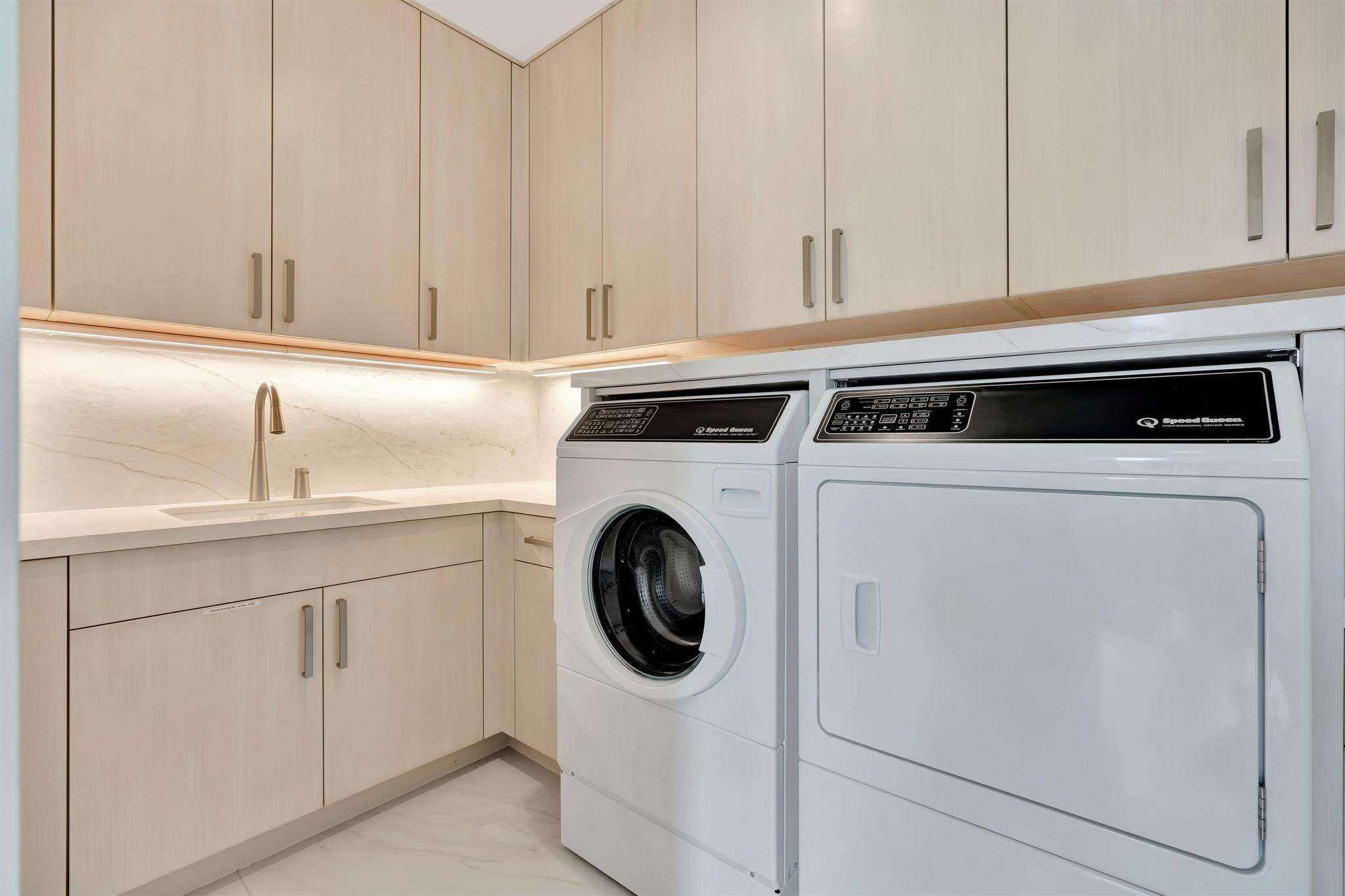 SEASIDE VILLAS - Residential