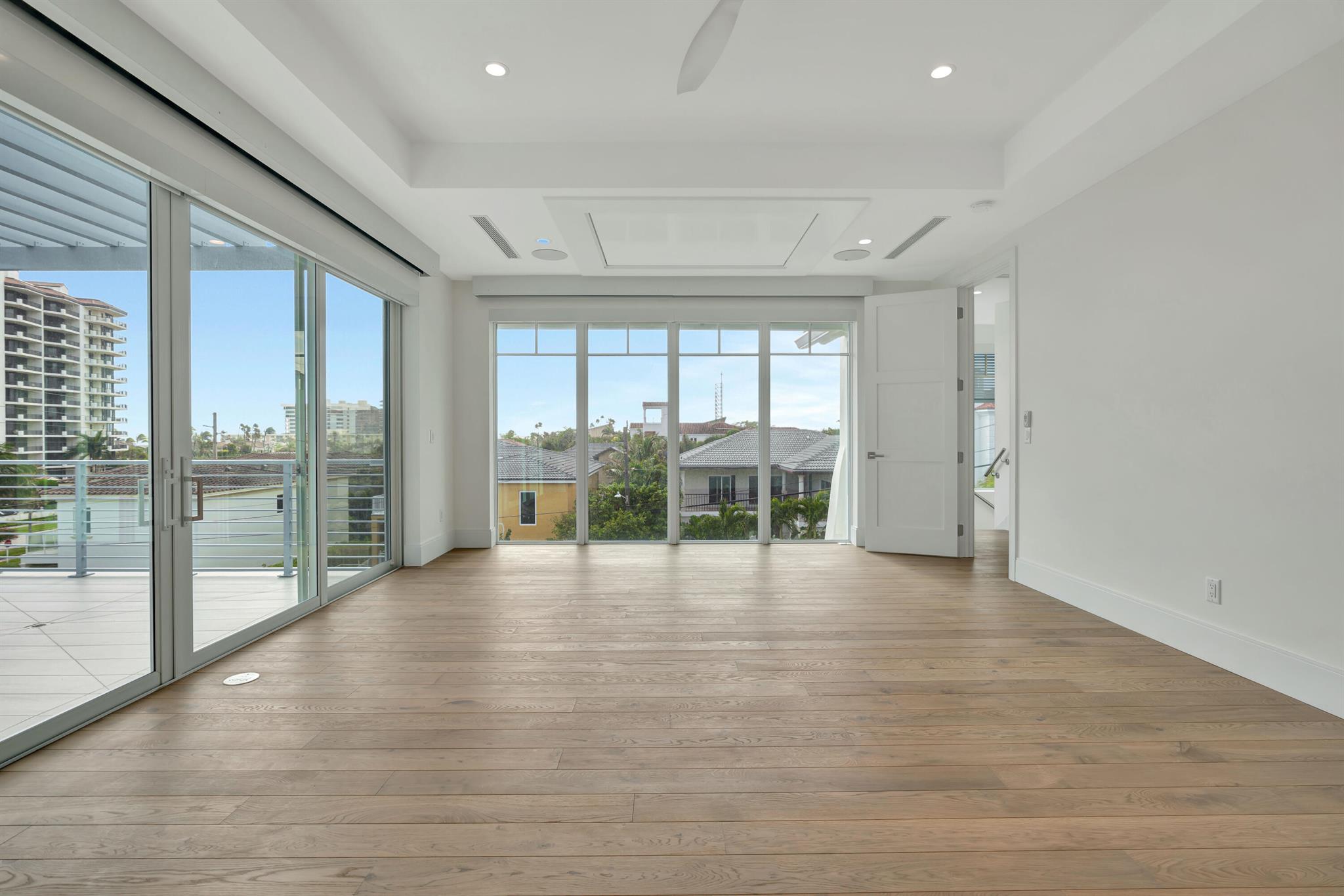 SEASIDE VILLAS - Residential