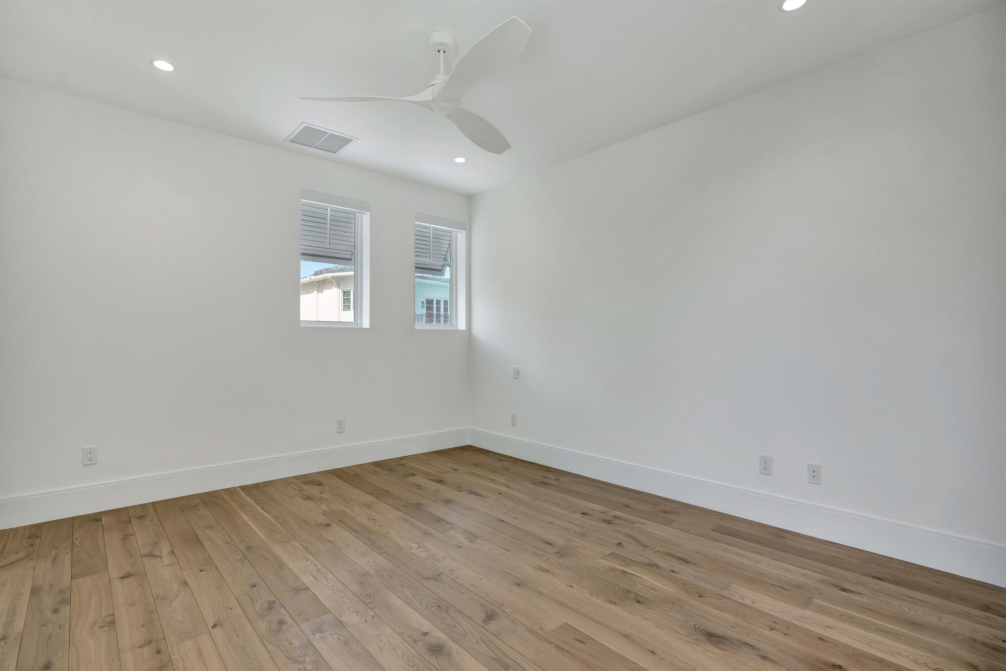 SEASIDE VILLAS - Residential