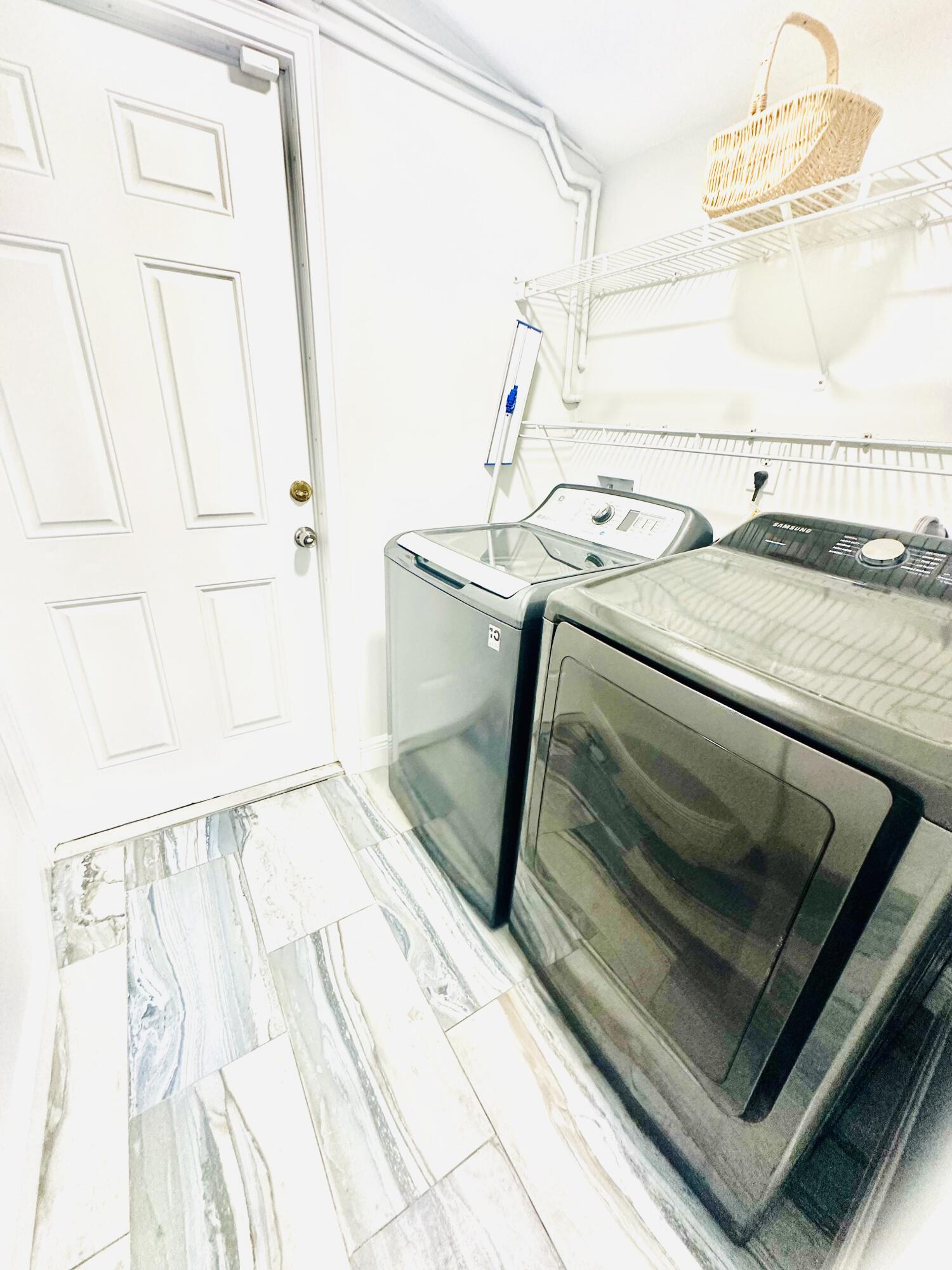 JUPITER RIVER ESTATES ADD - Residential Lease