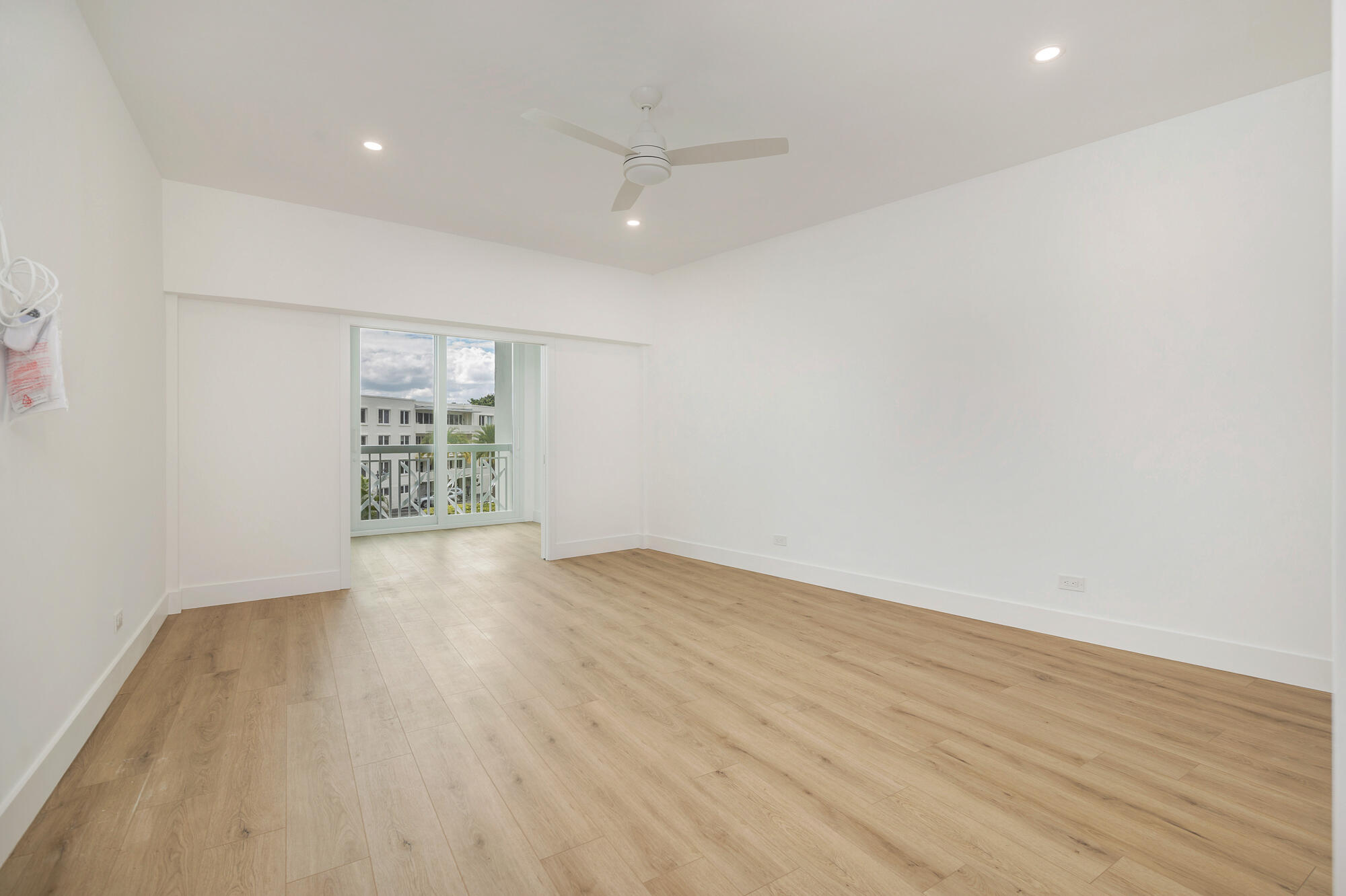 THREE EIGHTY NINE CORP LESSEE - Residential