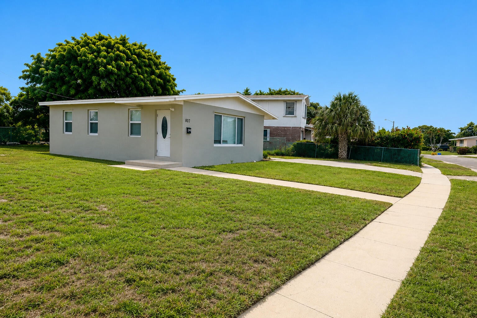 807 Handy Ave Avenue
