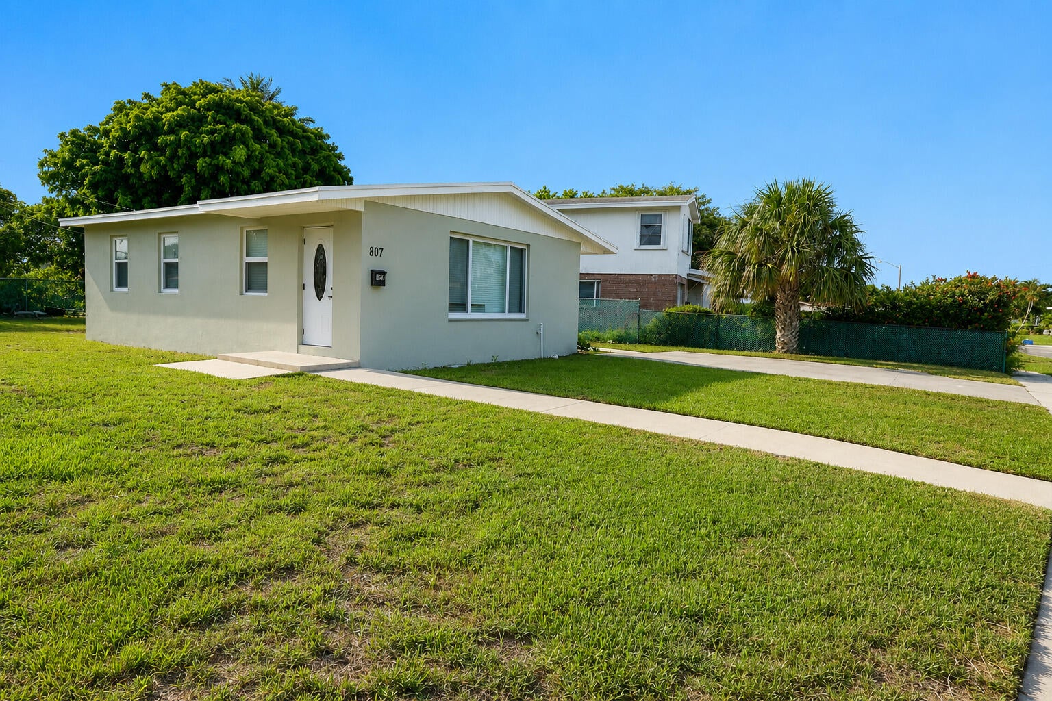807 Handy Ave Avenue