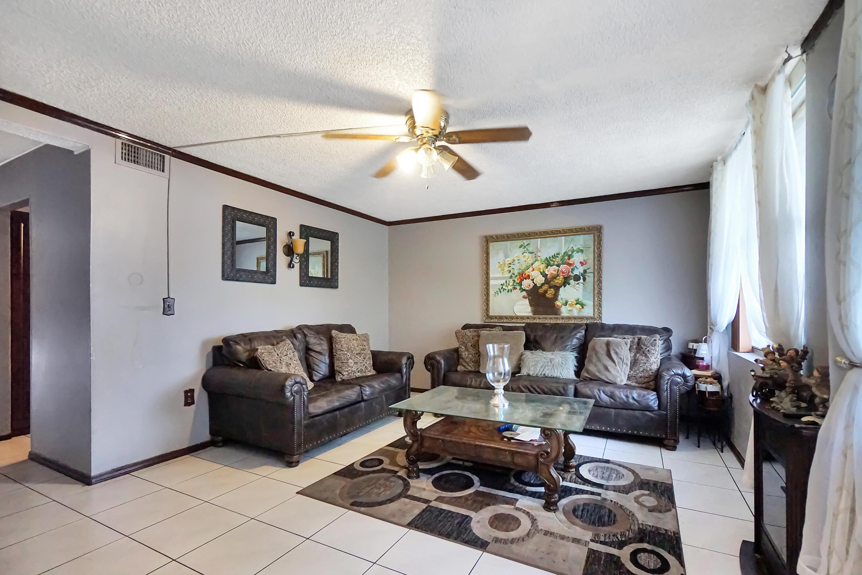 1067 W 43rd Place 68, Hialeah FL 33012
