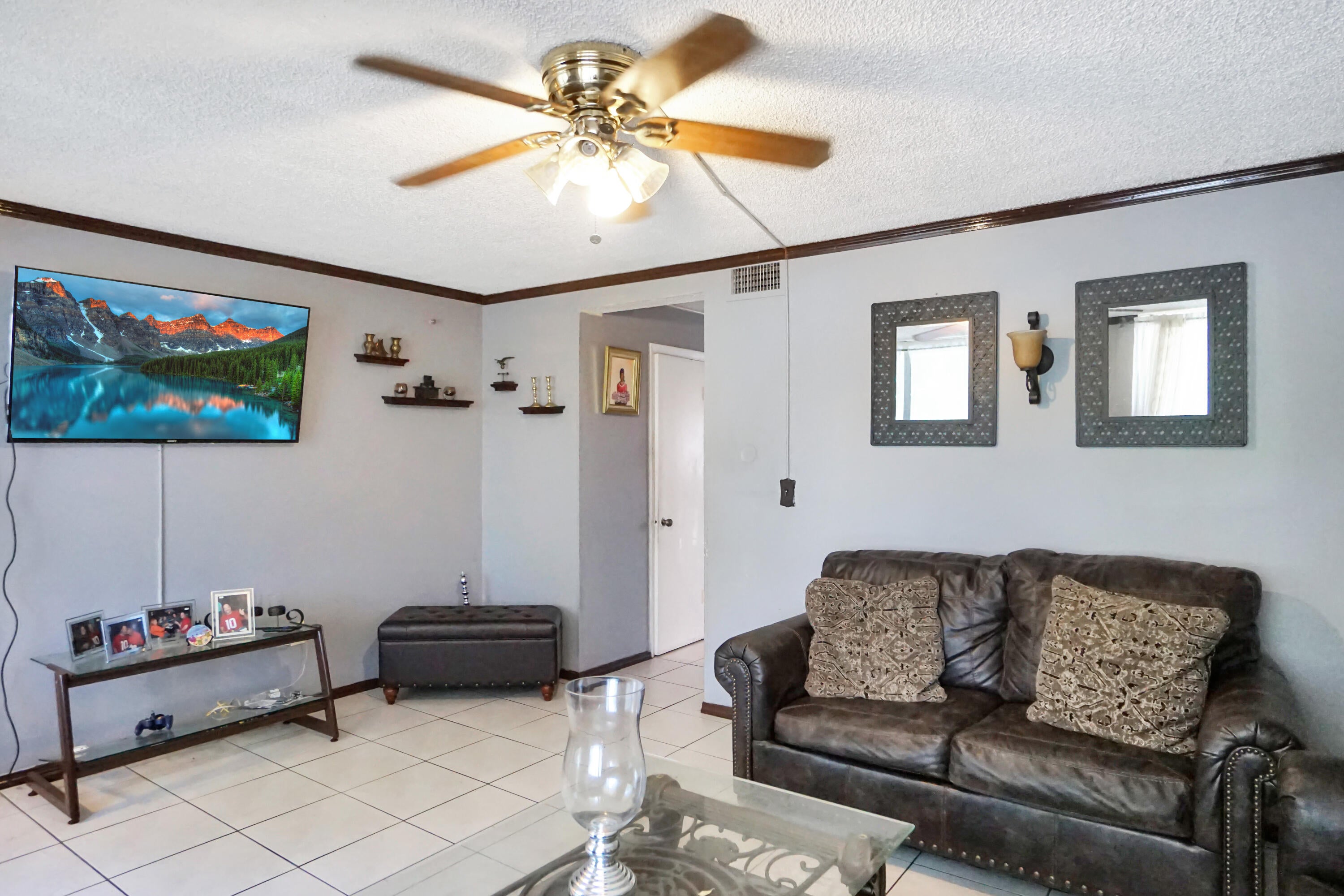 1067 W 43rd Place 68