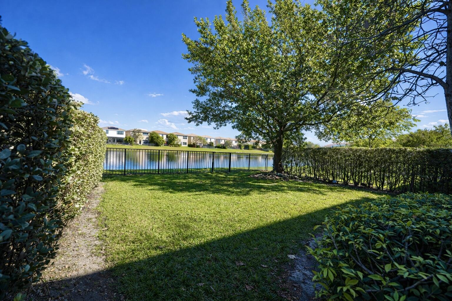 CHAMPION LAKES - Residential