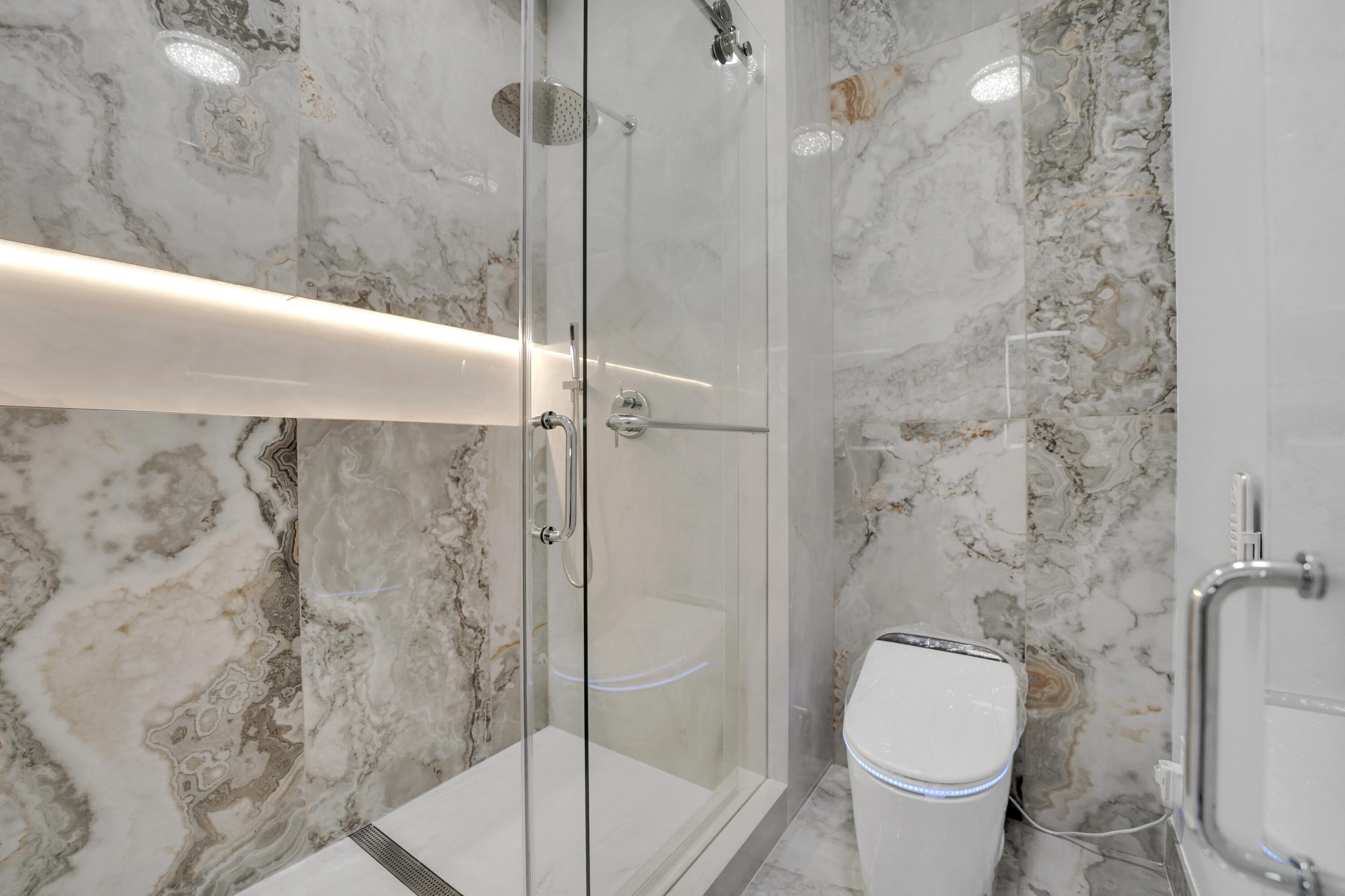 CHAMPION LAKES - Residential