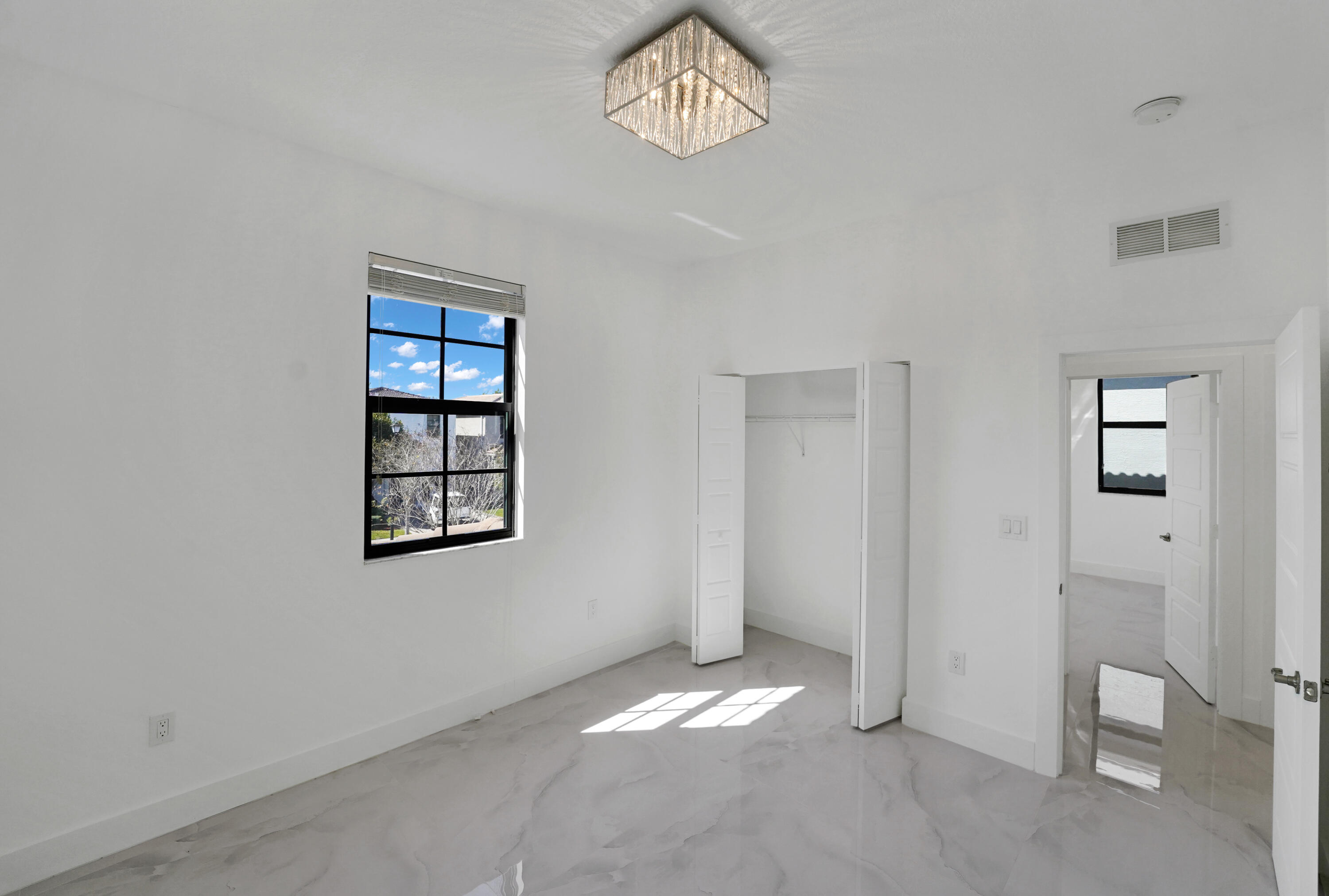 CHAMPION LAKES - Residential