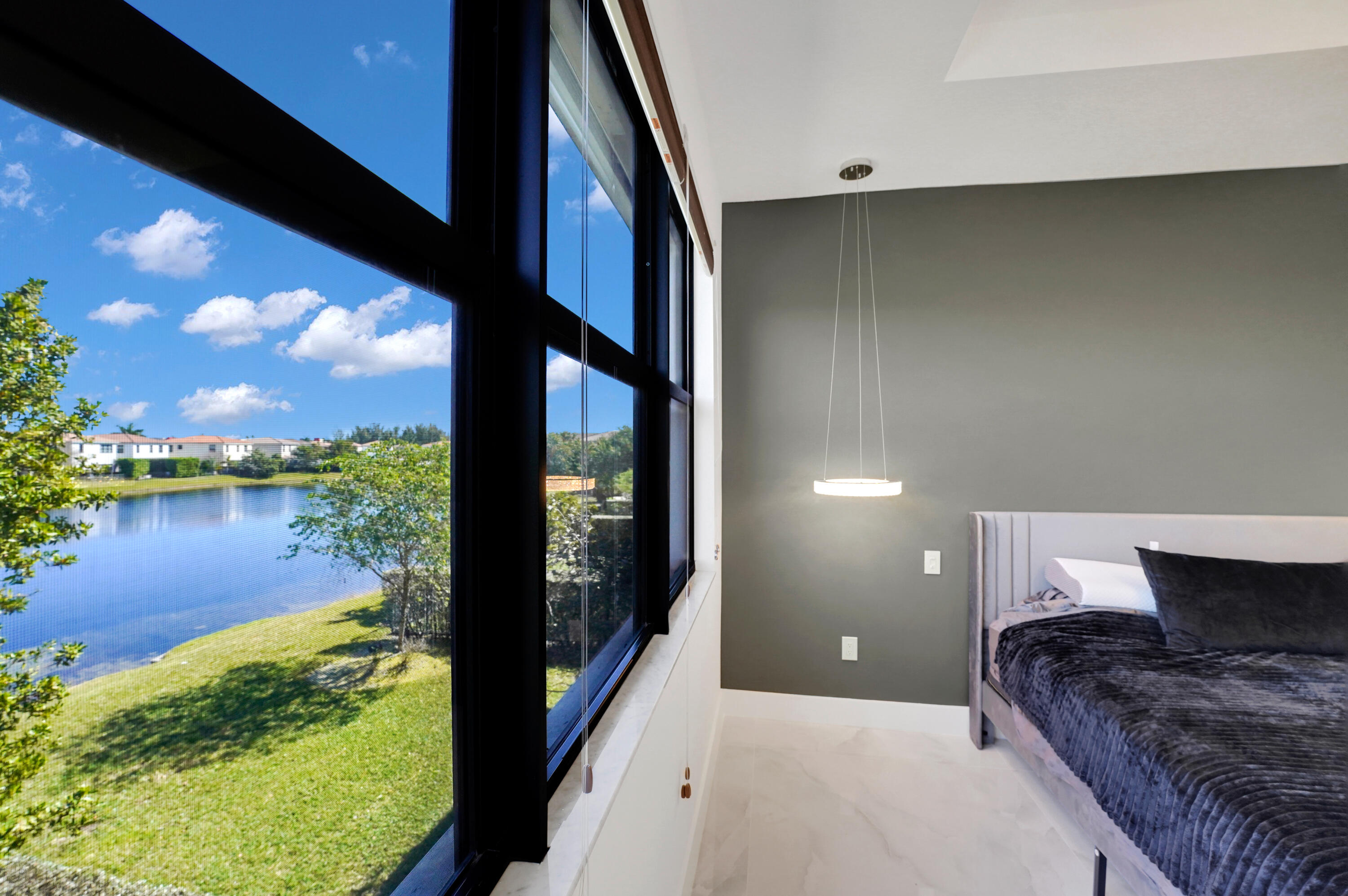 CHAMPION LAKES - Residential