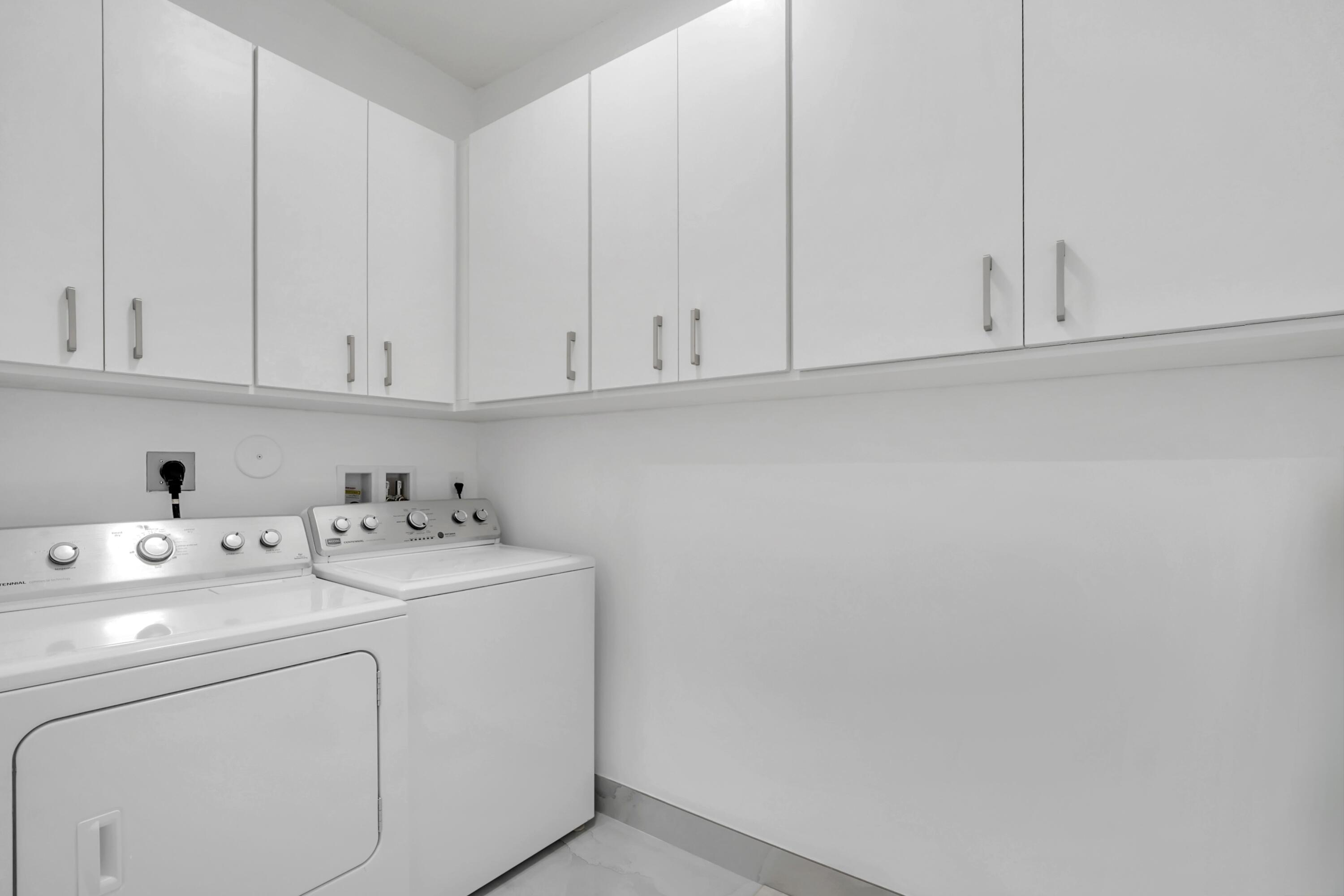 CHAMPION LAKES - Residential