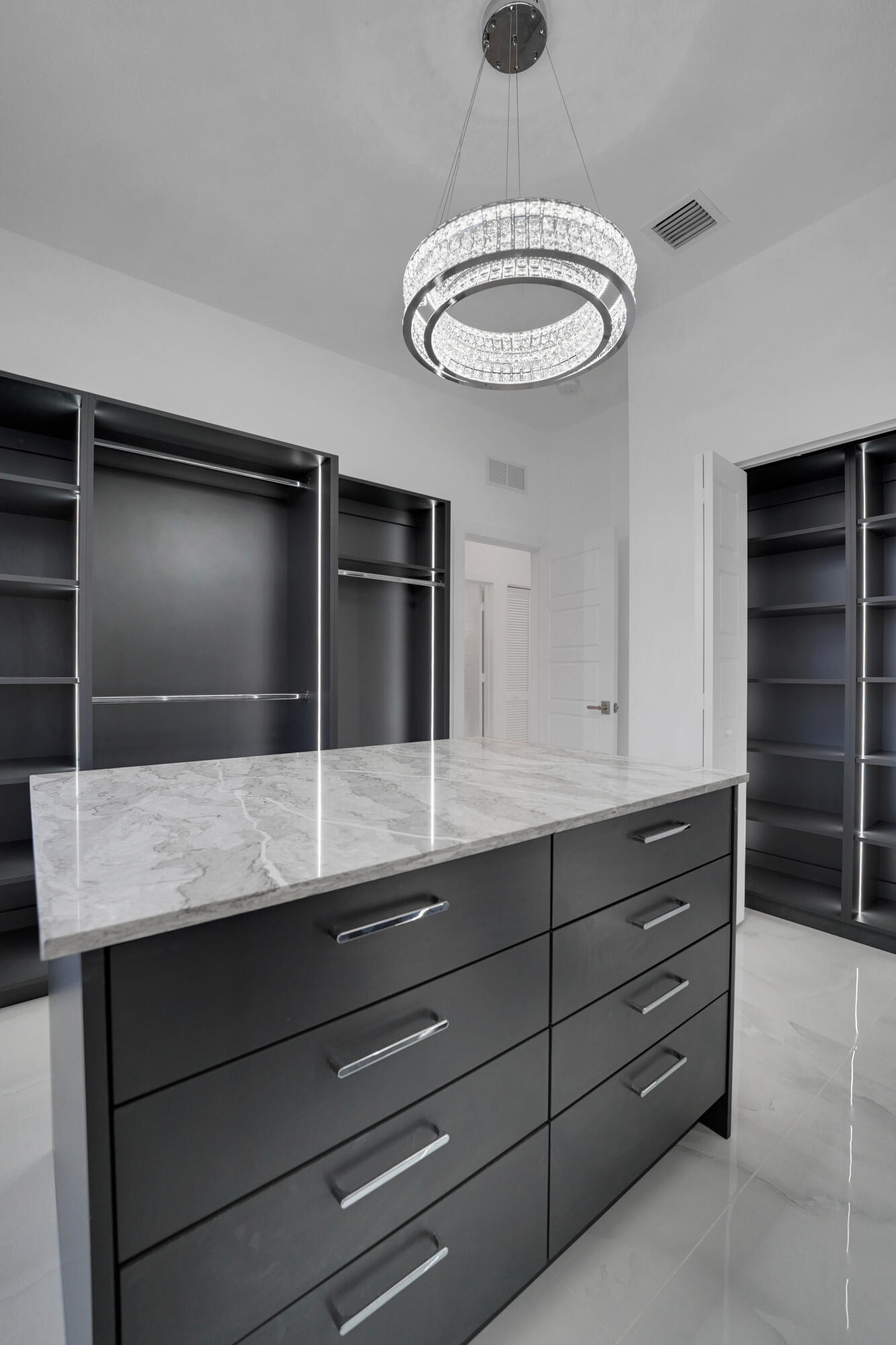 CHAMPION LAKES - Residential