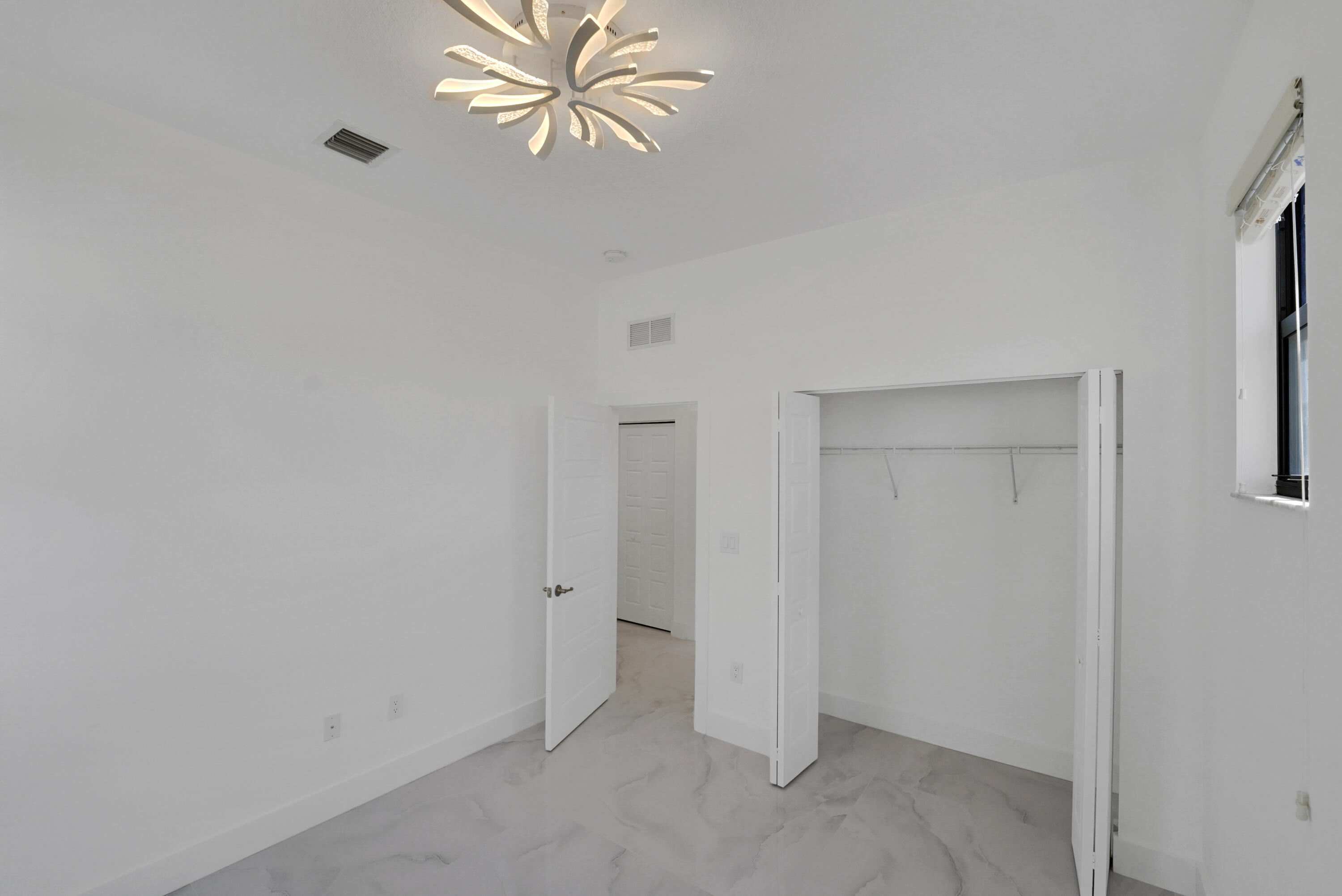 CHAMPION LAKES - Residential