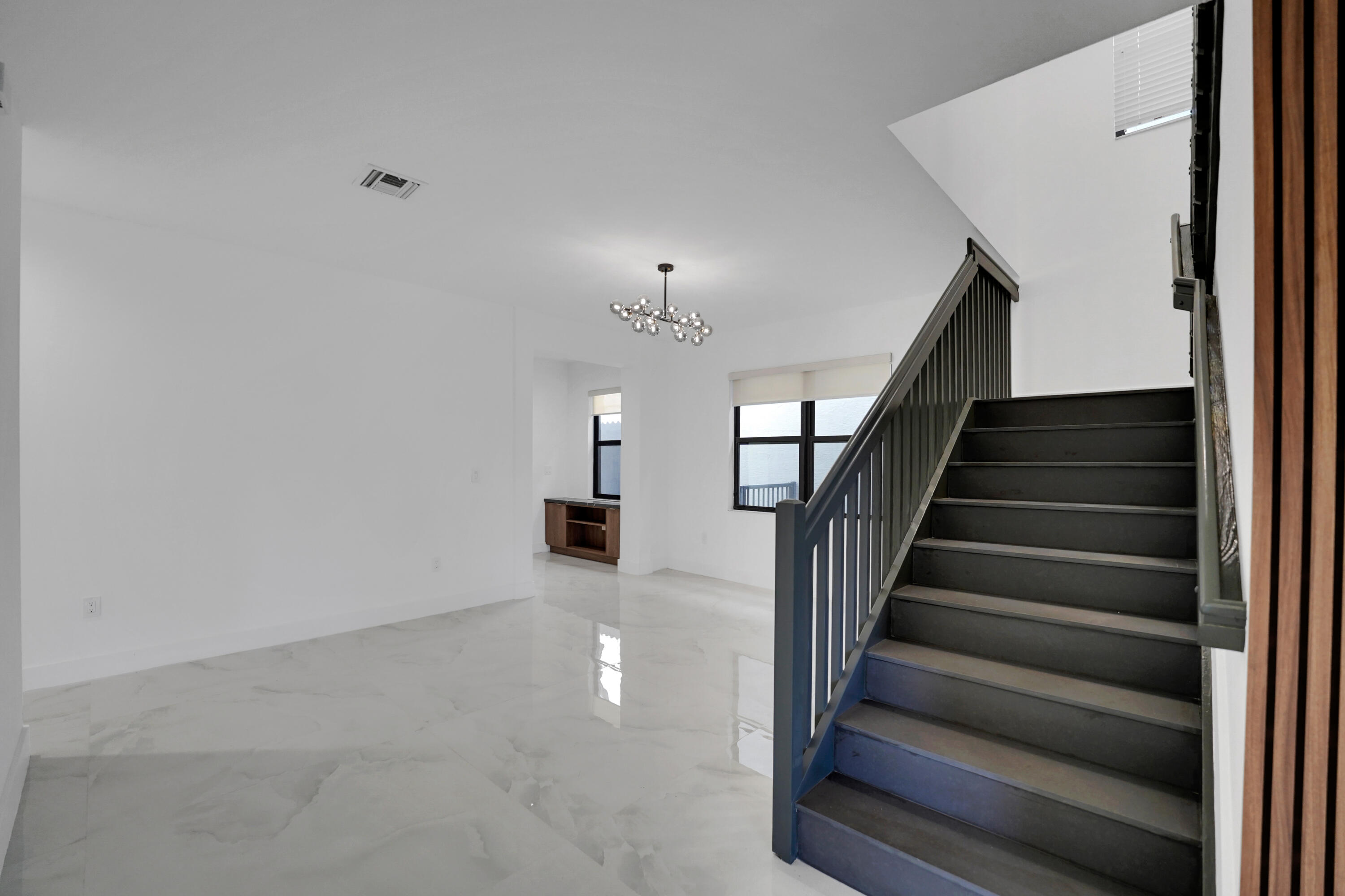 CHAMPION LAKES - Residential