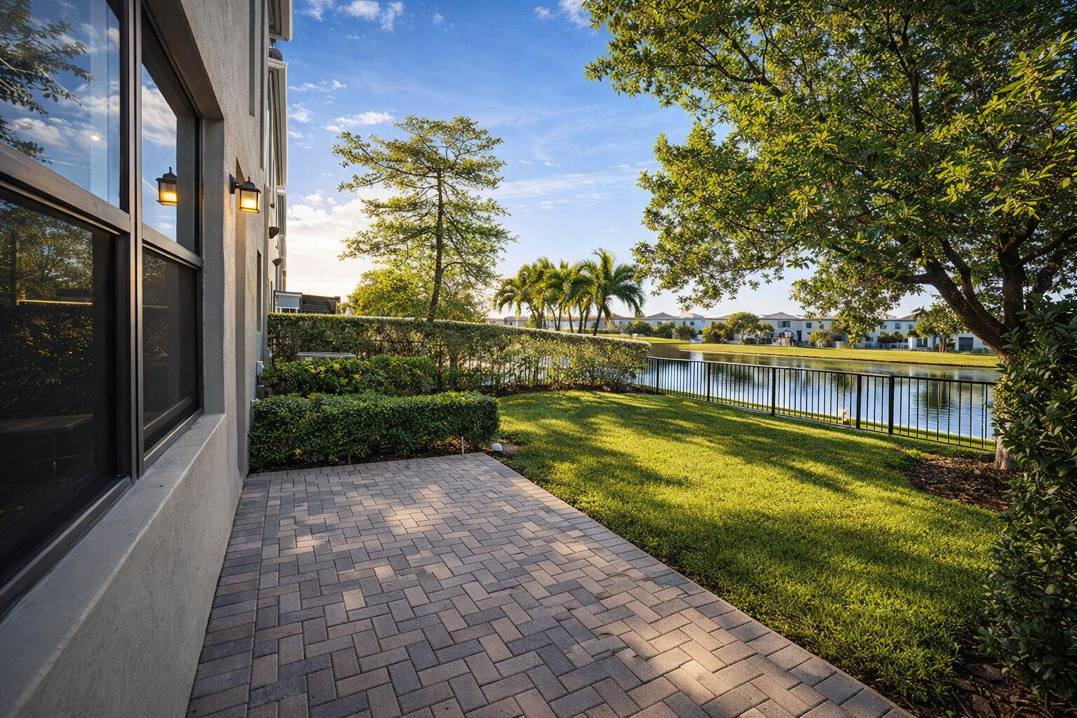 CHAMPION LAKES - Residential