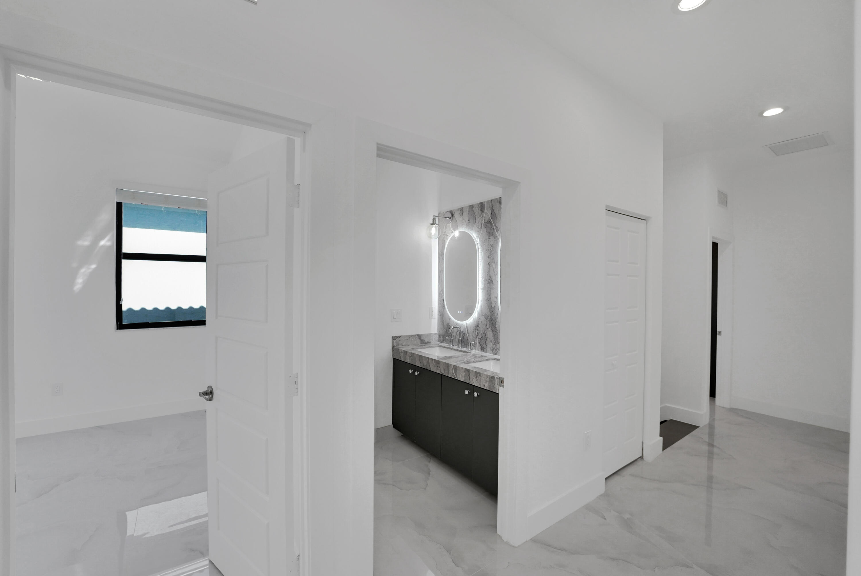 CHAMPION LAKES - Residential