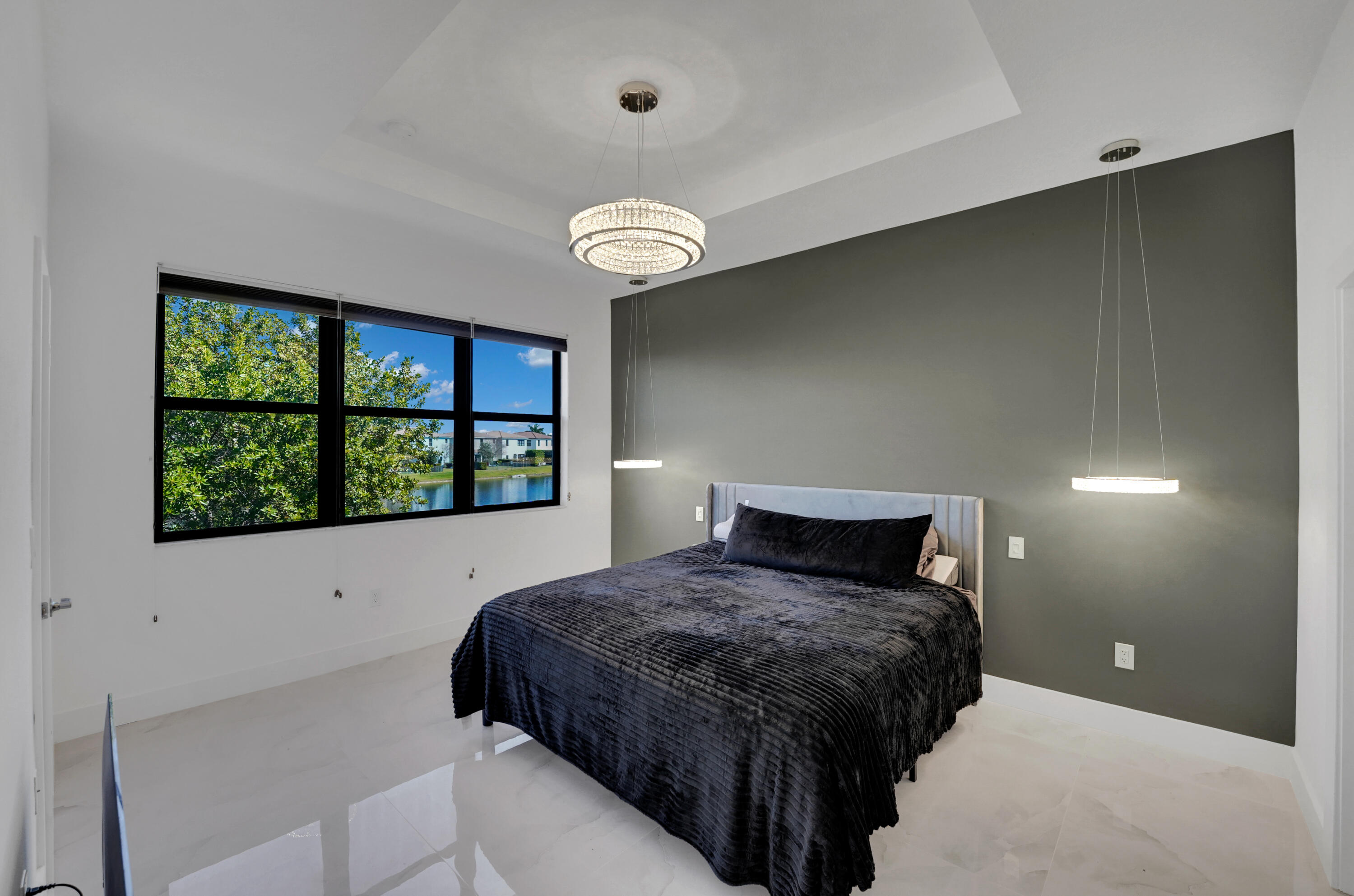 CHAMPION LAKES - Residential