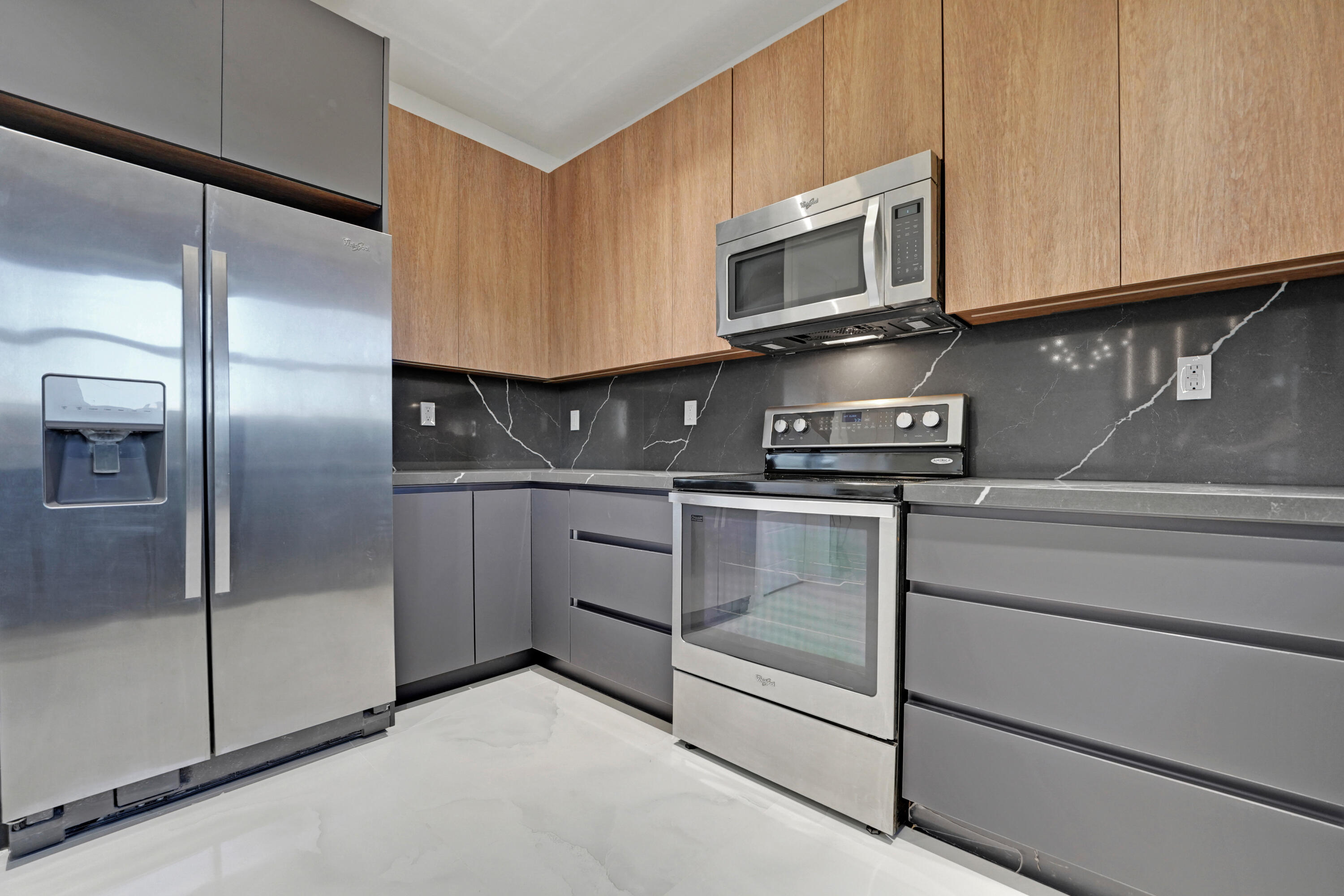 CHAMPION LAKES - Residential