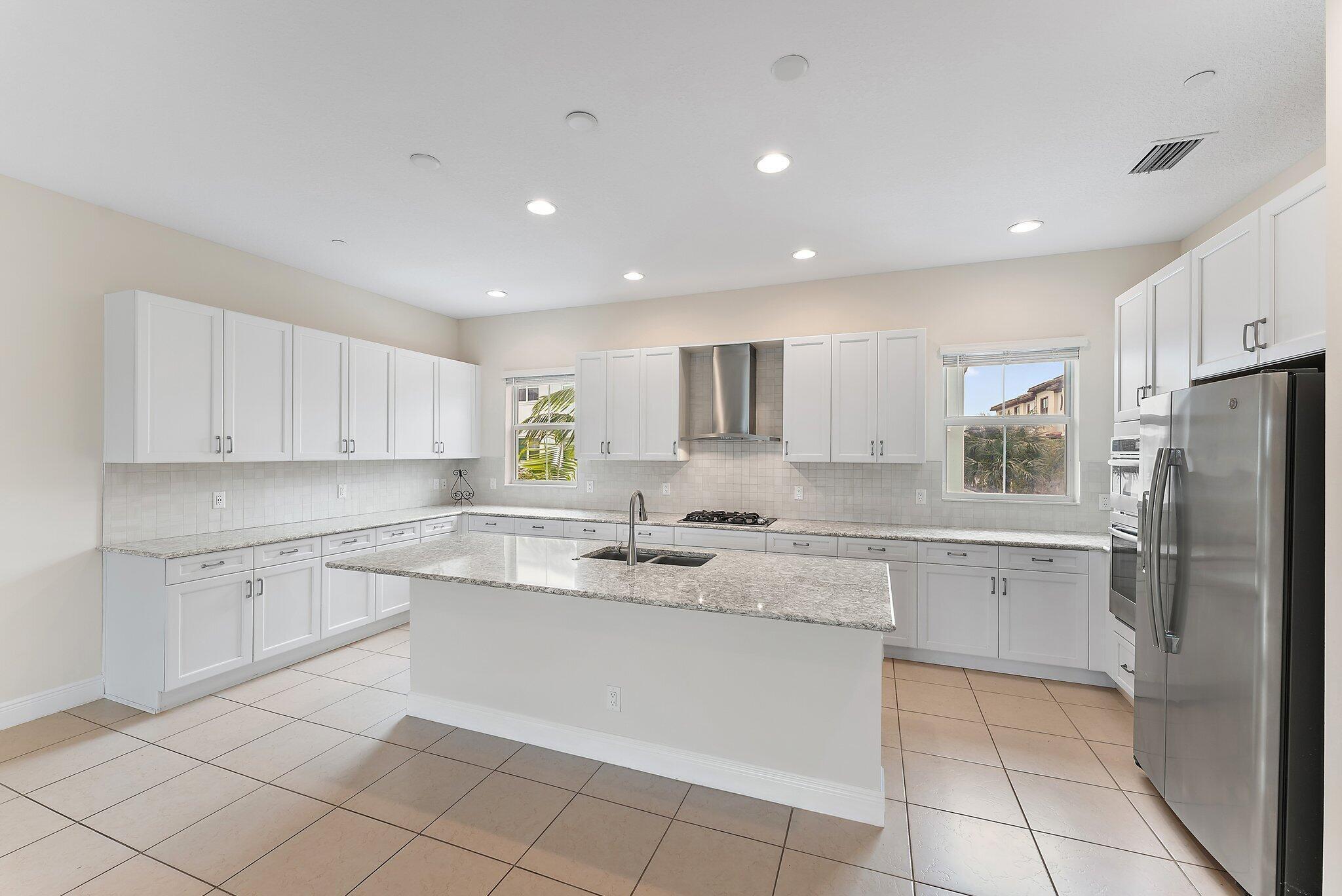 ALTON NEIGHBORHOOD 4 - Residential Lease