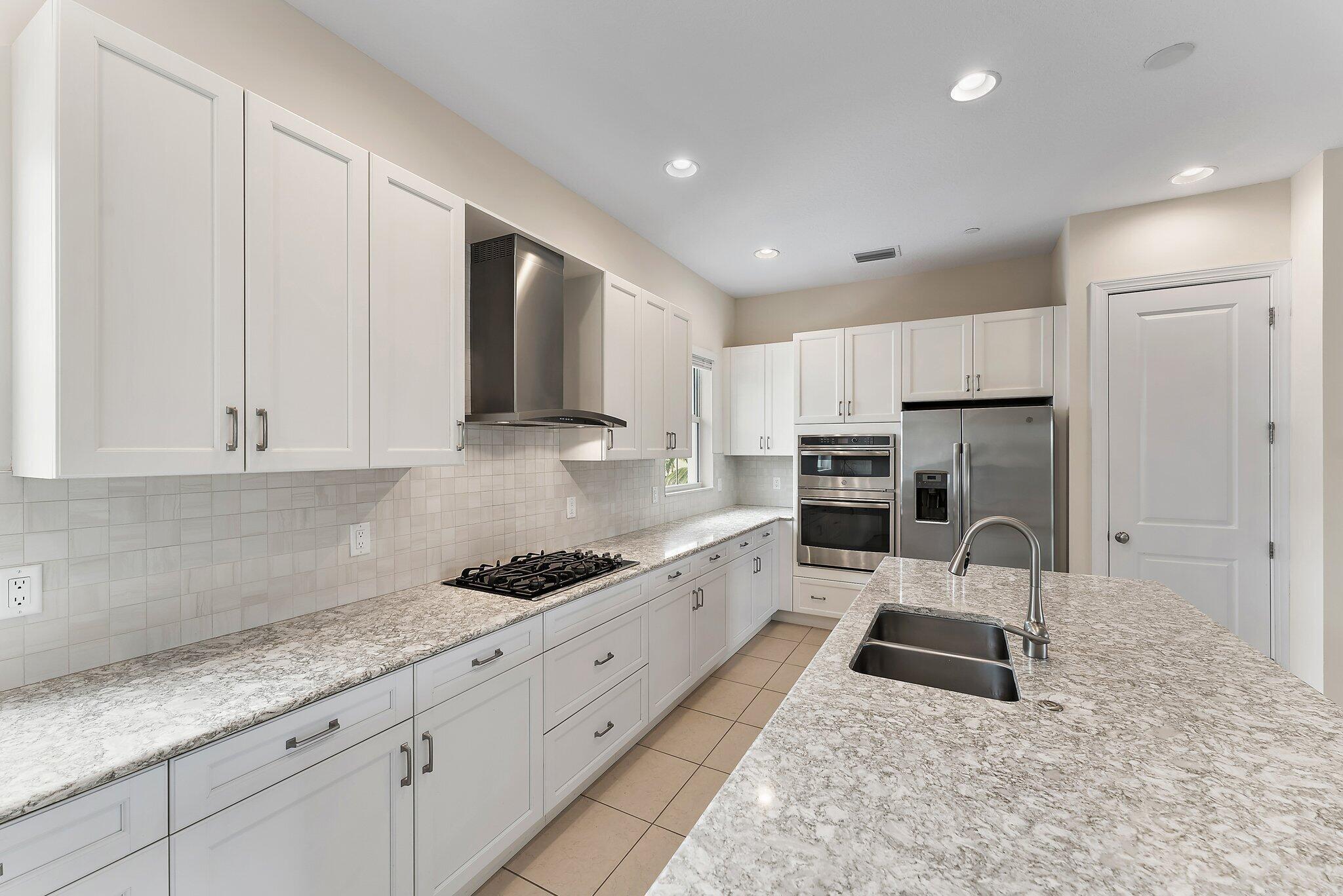 ALTON NEIGHBORHOOD 4 - Residential Lease