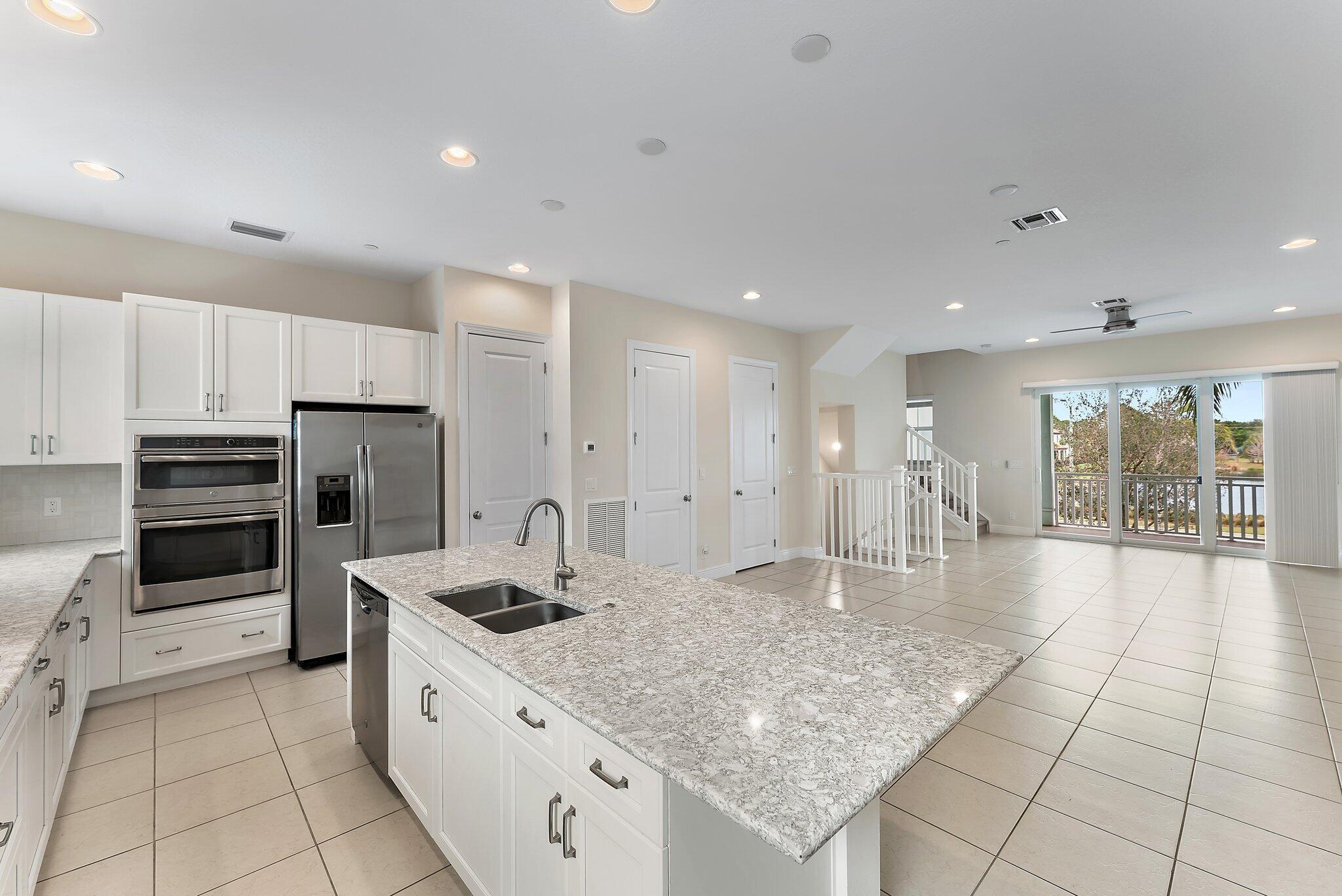 ALTON NEIGHBORHOOD 4 - Residential Lease