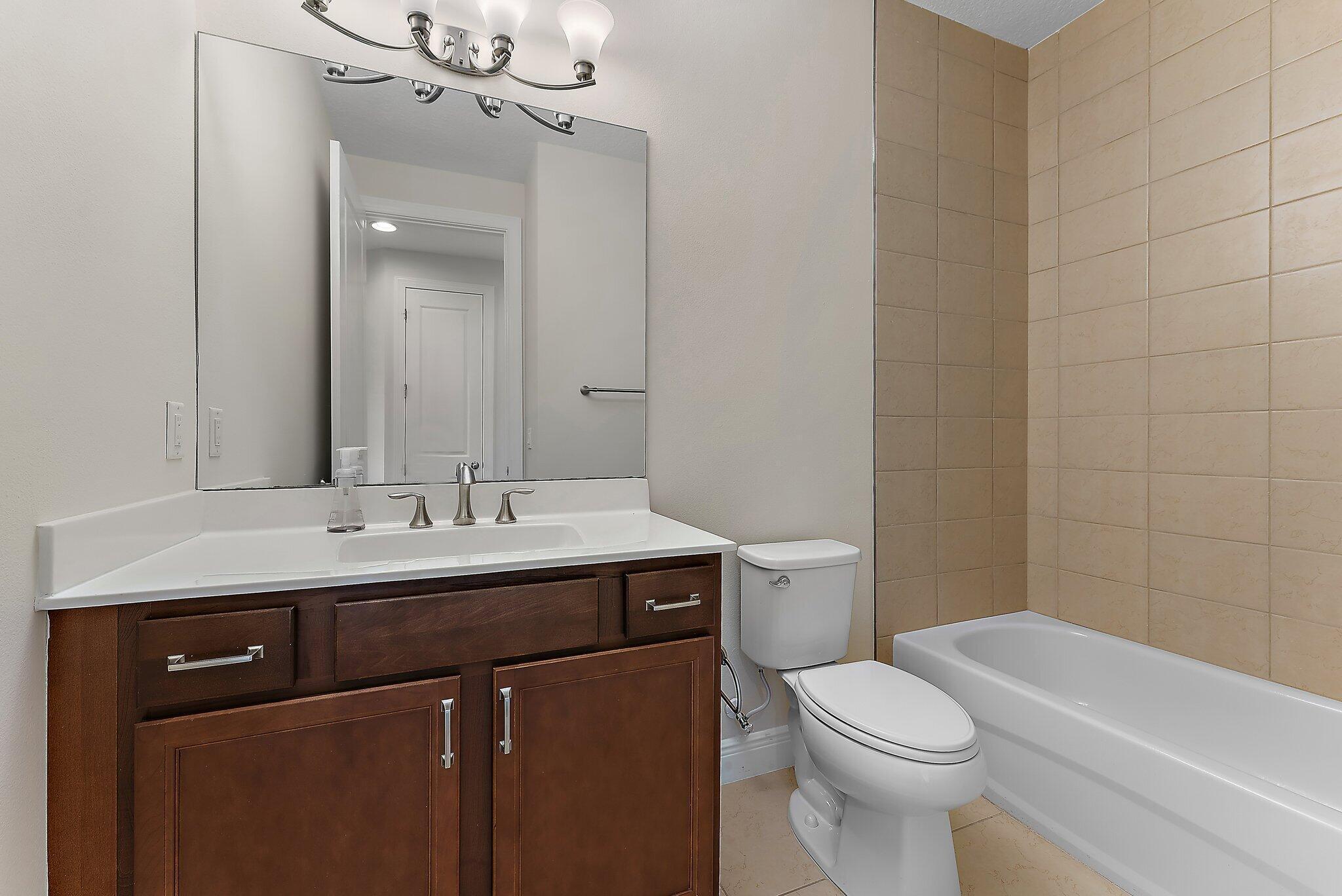 ALTON NEIGHBORHOOD 4 - Residential Lease