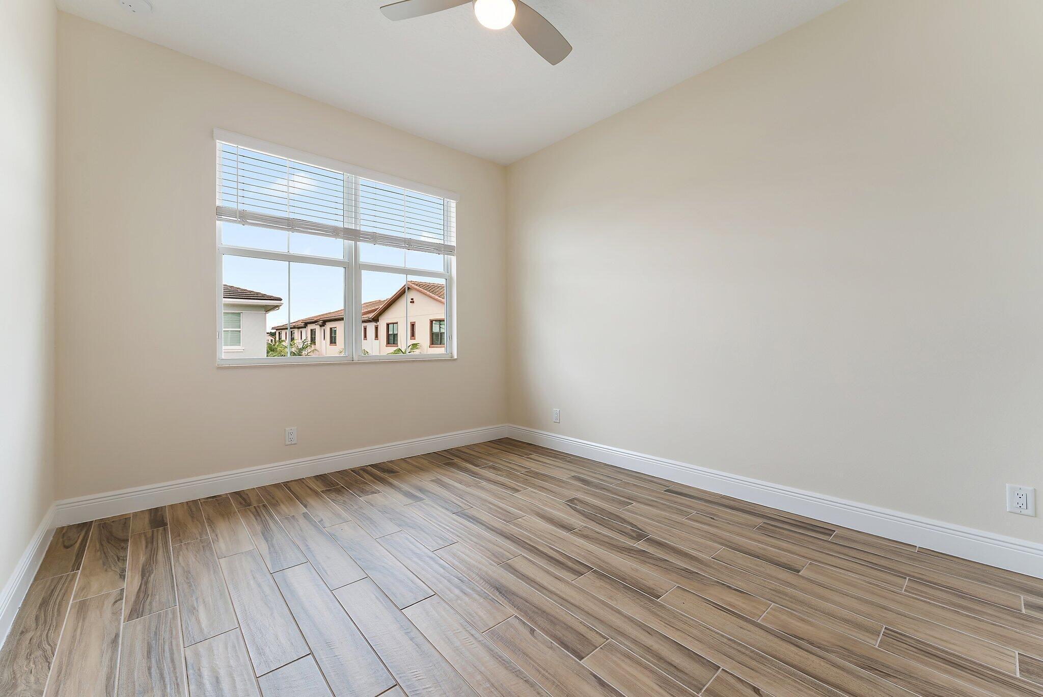 ALTON NEIGHBORHOOD 4 - Residential Lease