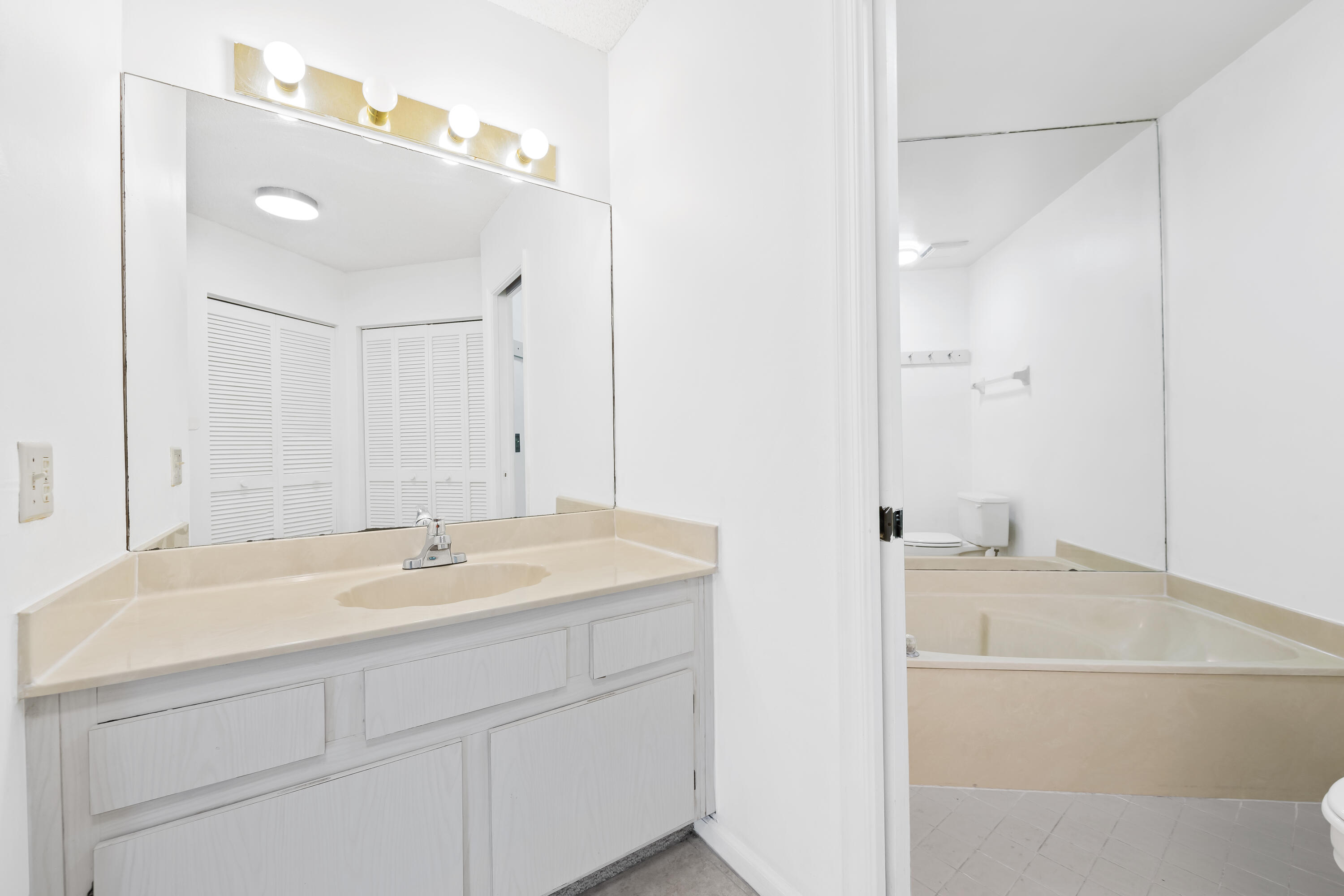 BOCA RIDGE PARK CONDO - Residential