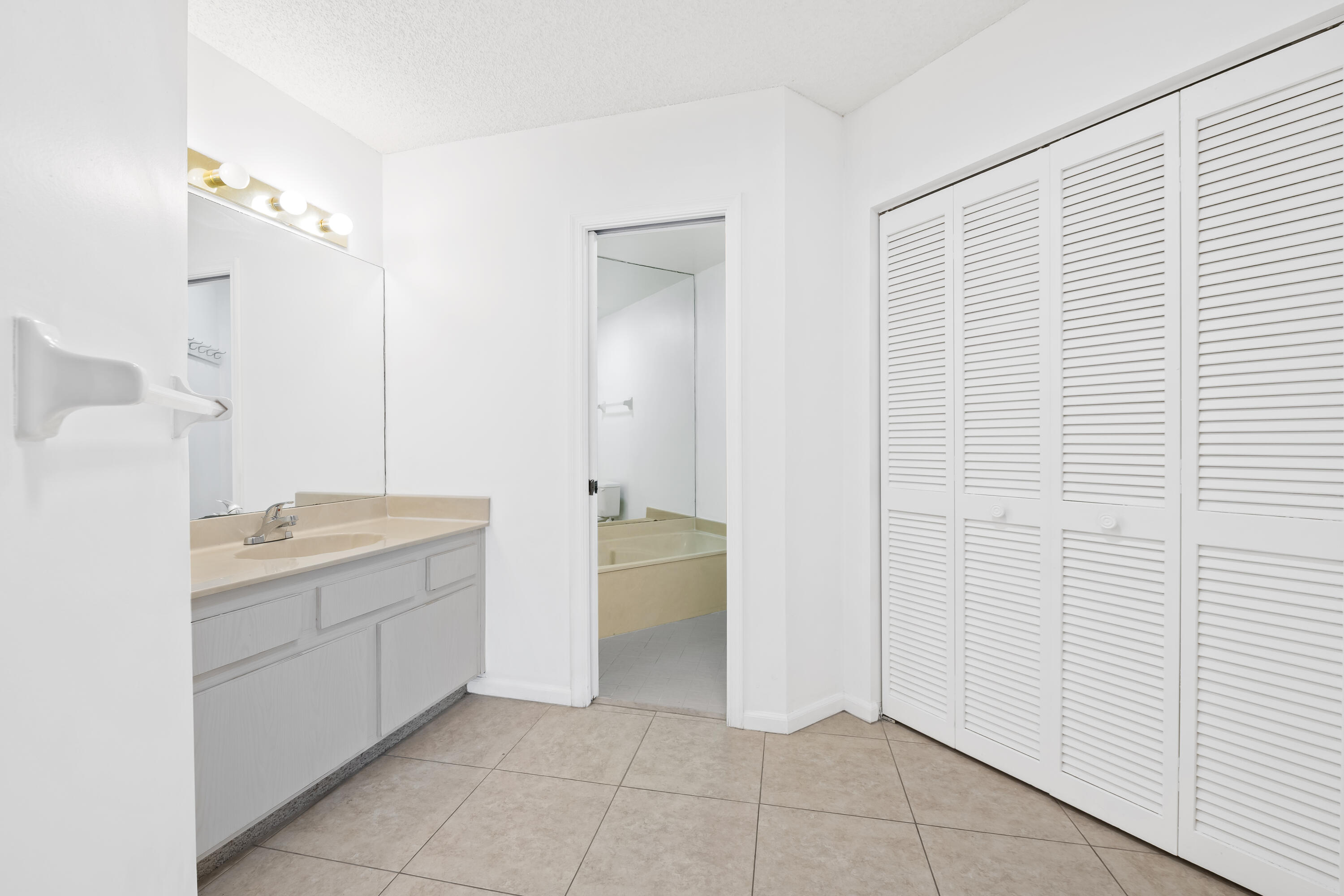 BOCA RIDGE PARK CONDO - Residential