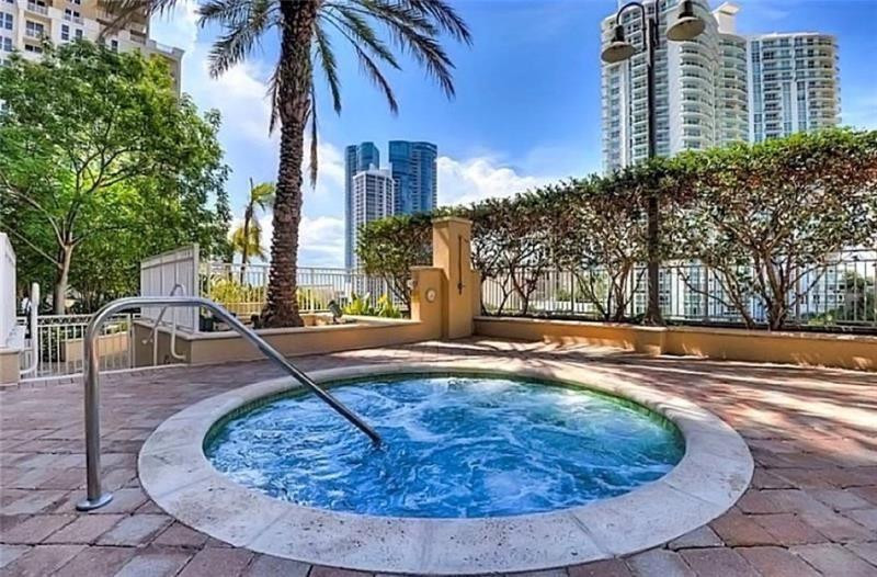 NU RIVER LANDING - Residential