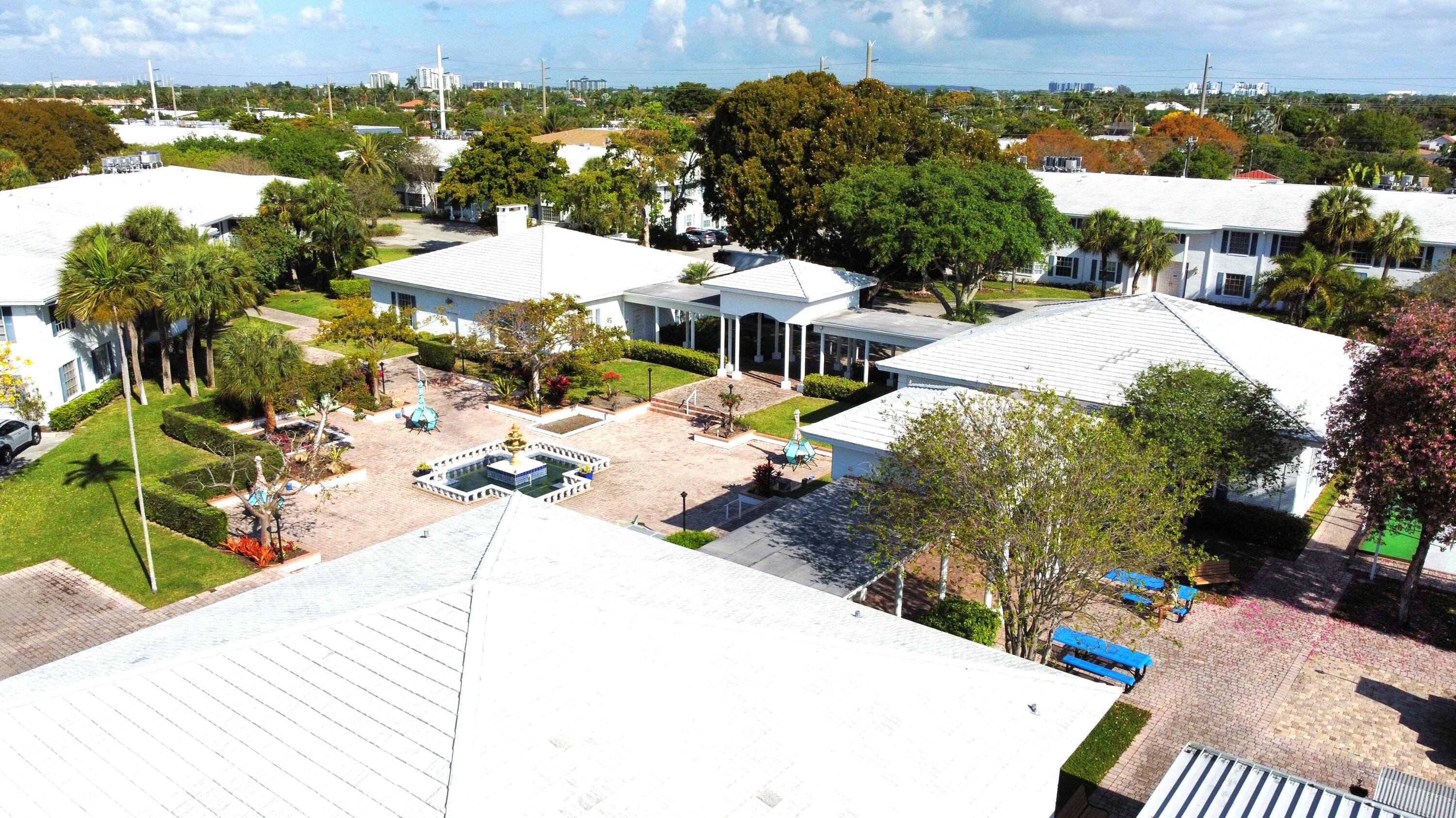 IMPERIAL POINT COLONNADES CONDO - Residential