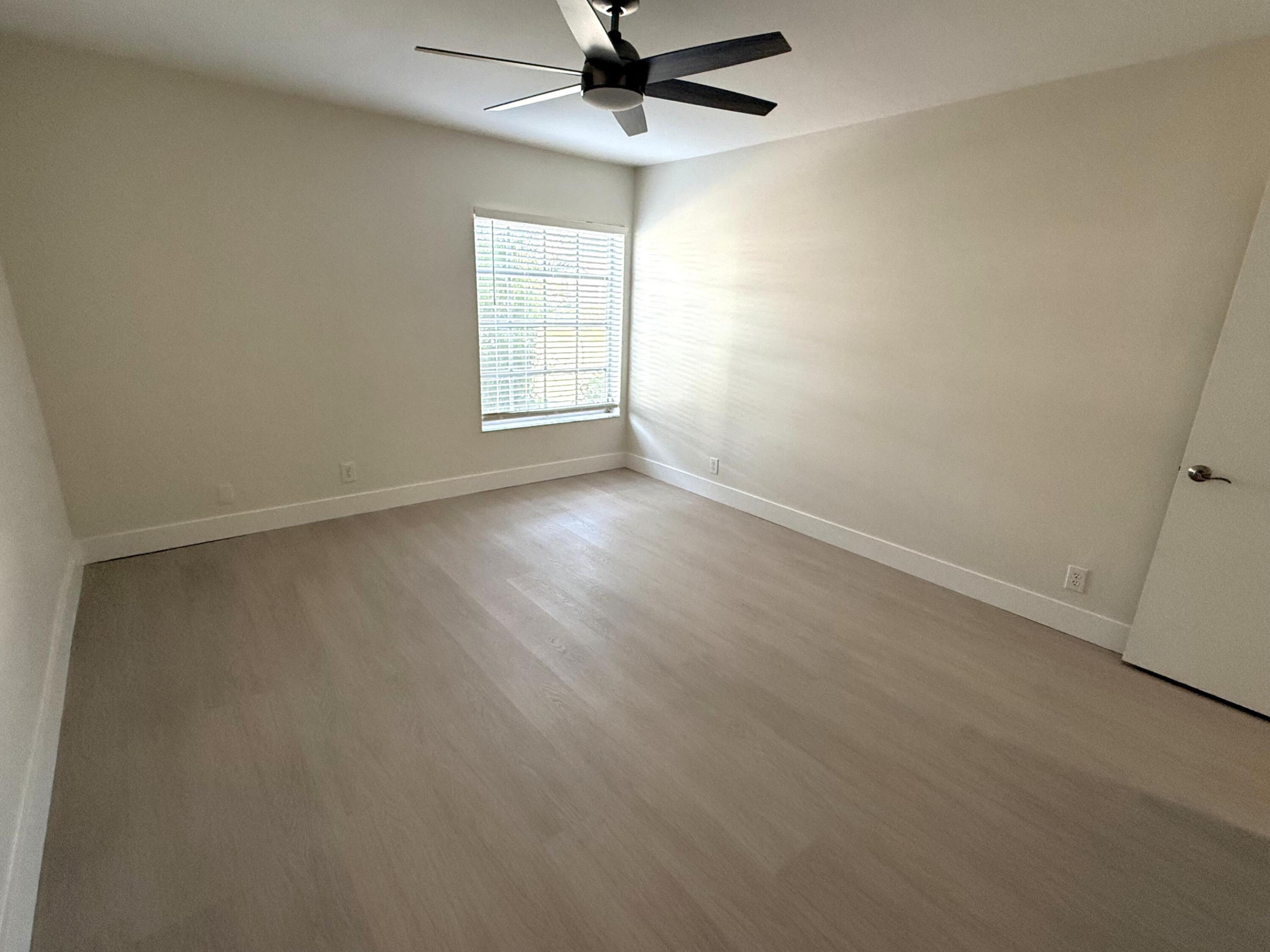 IMPERIAL POINT COLONNADES CONDO - Residential