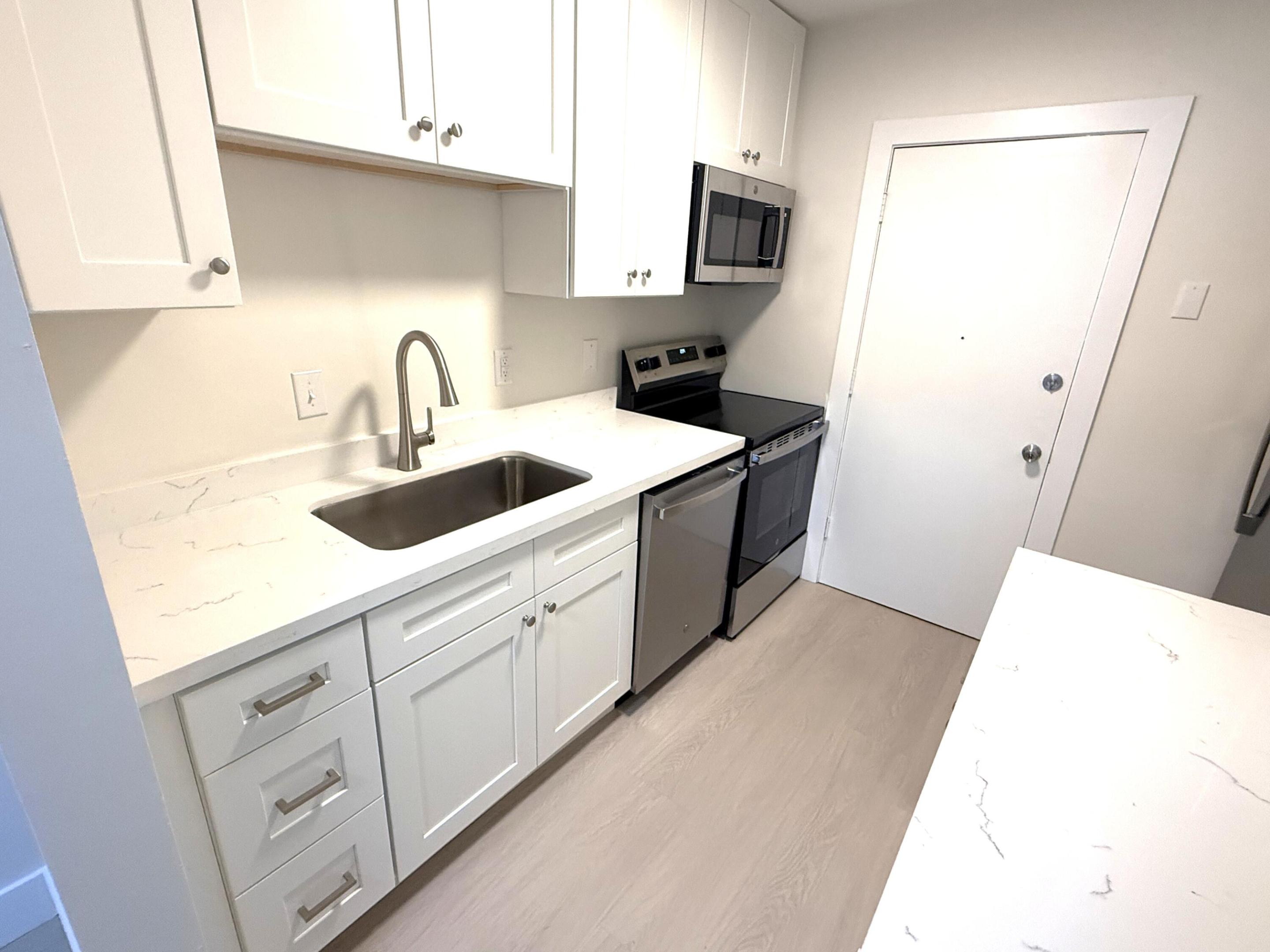 IMPERIAL POINT COLONNADES CONDO - Residential