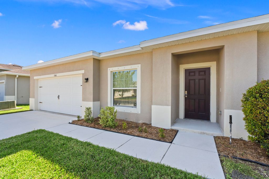 Photo of 5360 Oakland Lake Circle, Fort Pierce, FL 34951 (MLS # R11013220)