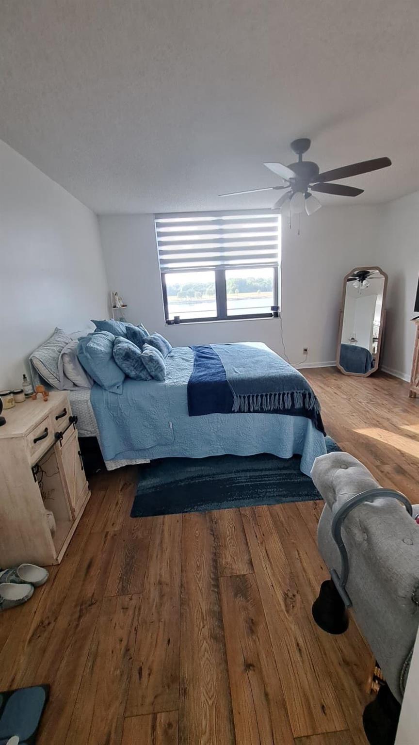 APPLEWOOD VILLAGE IV-A CO - Residential