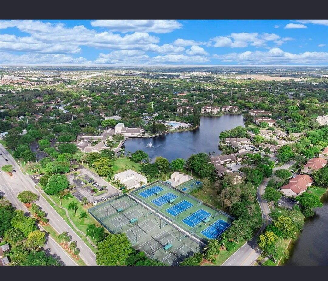 APPLEWOOD VILLAGE IV-A CO - Residential