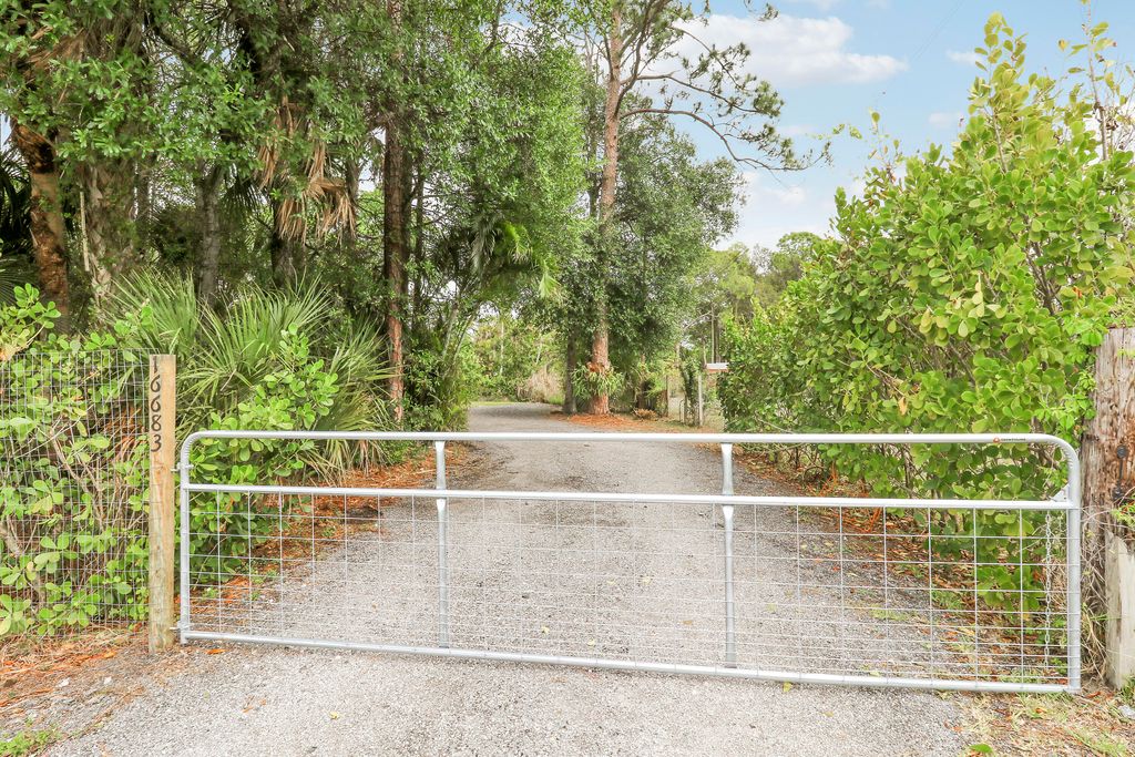 Photo of 16683 N 64th Pl Place N, Loxahatchee, FL 33470 (MLS # B26010057)