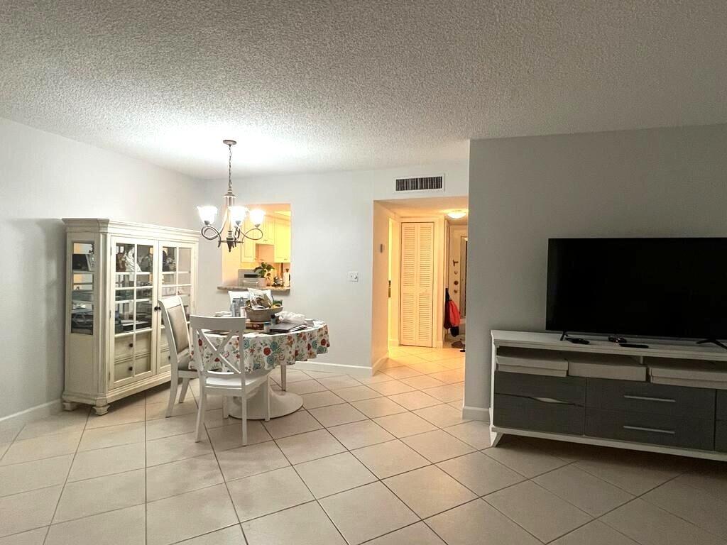 SANDALFOOT SOUTH TWO CONDO OR2089P775 - Residential