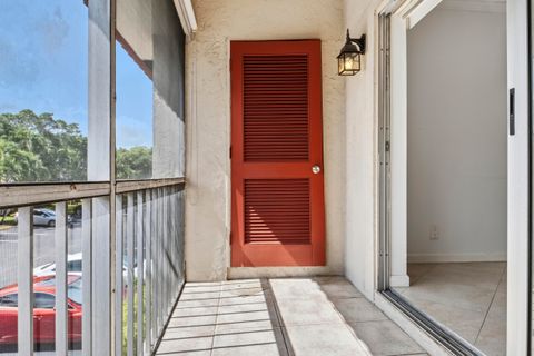 Tiny photo for 13 Jacaranda Drive #214, Plantation, FL 33324 (MLS # B26050786)