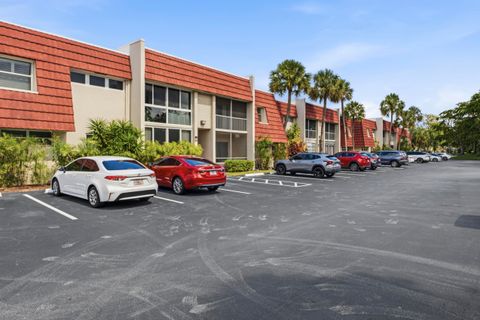 Tiny photo for 13 Jacaranda Drive #214, Plantation, FL 33324 (MLS # B26050786)