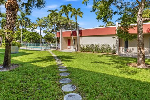 Tiny photo for 13 Jacaranda Drive #214, Plantation, FL 33324 (MLS # B26050786)