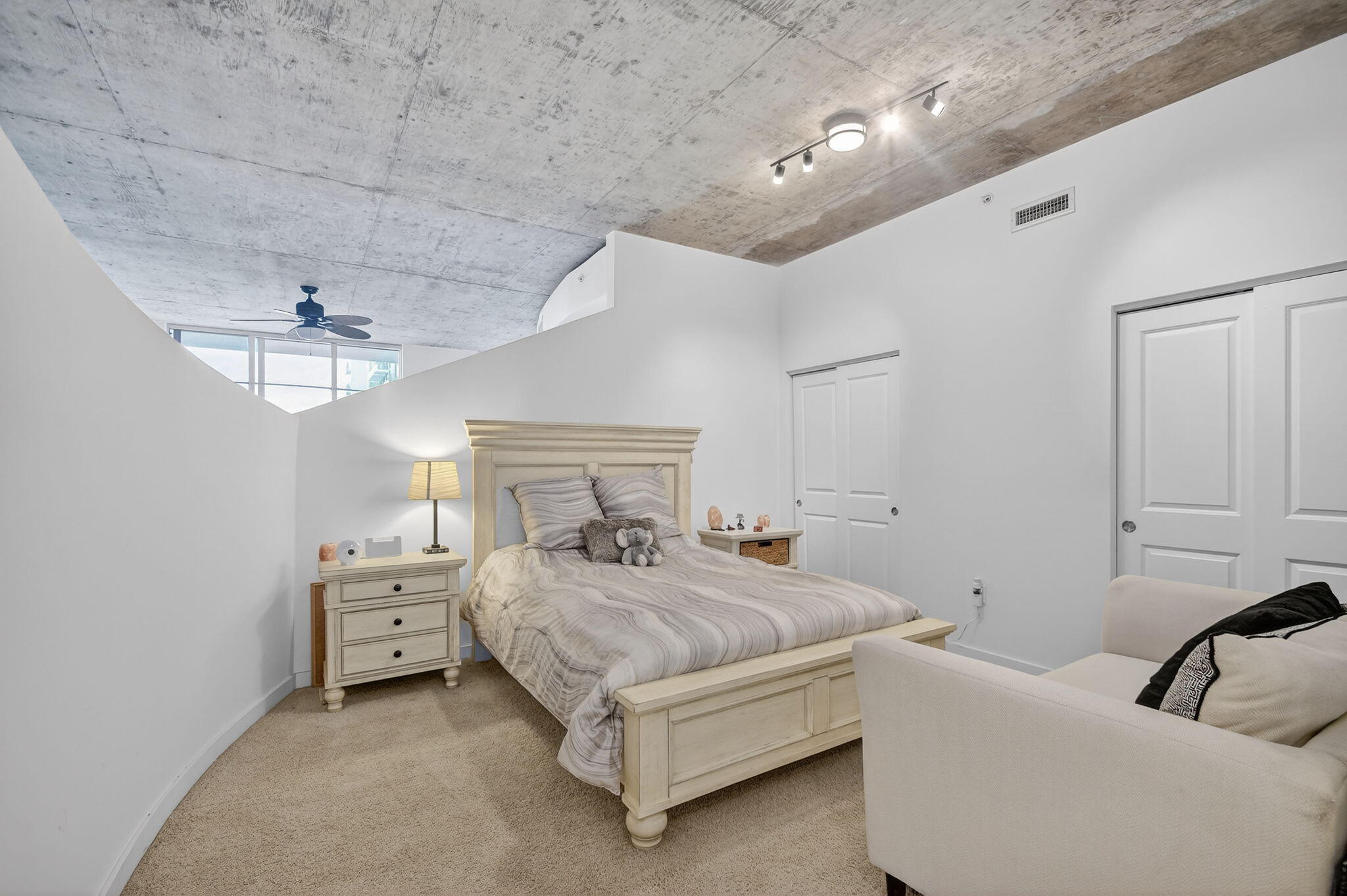 EDGE CONDO - Residential