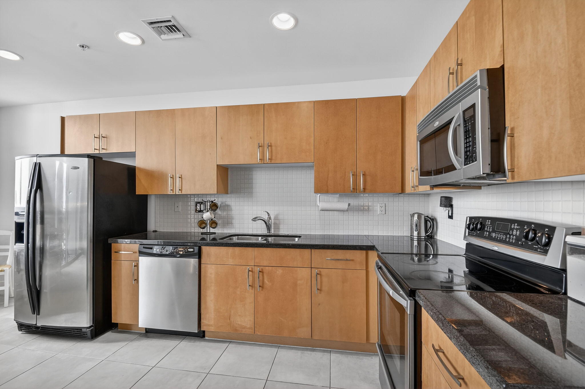 EDGE CONDO - Residential