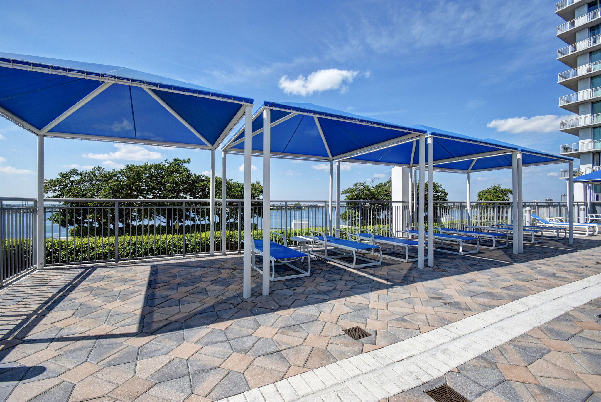 EDGE CONDO - Residential