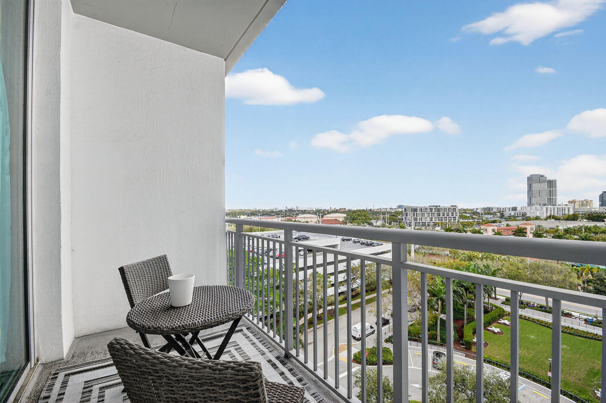 EDGE CONDO - Residential