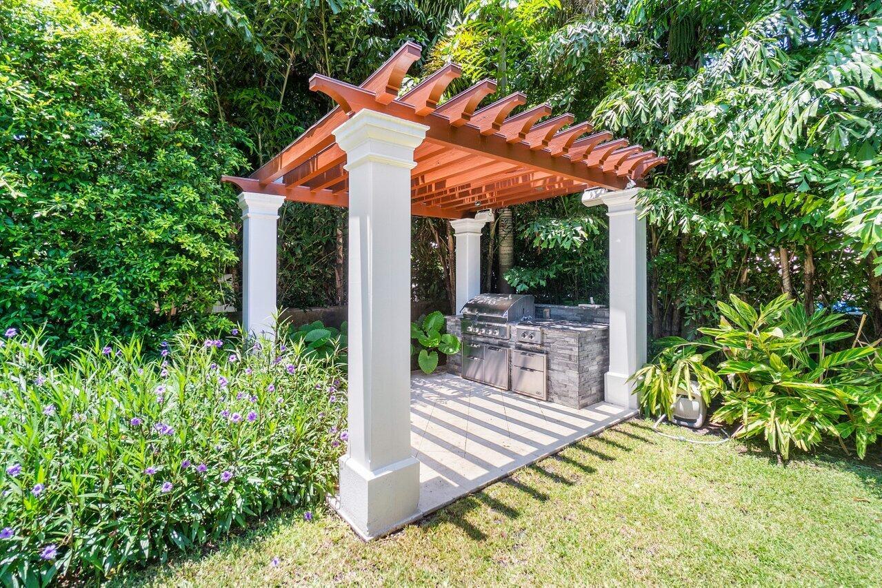 NORTH SHORE - Residential Lease