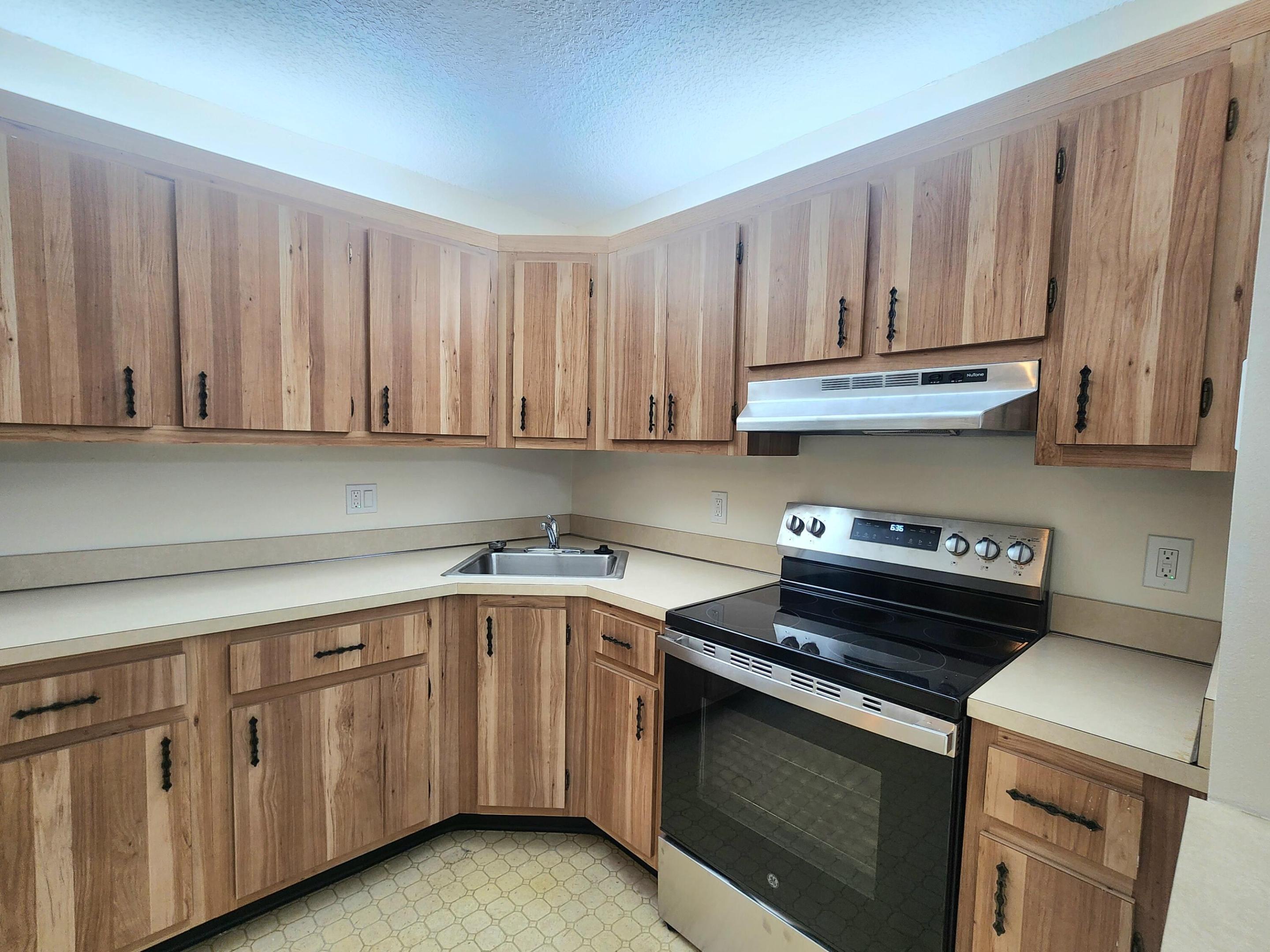 PINE RIDGE SOUTH I CONDO - Residential Lease