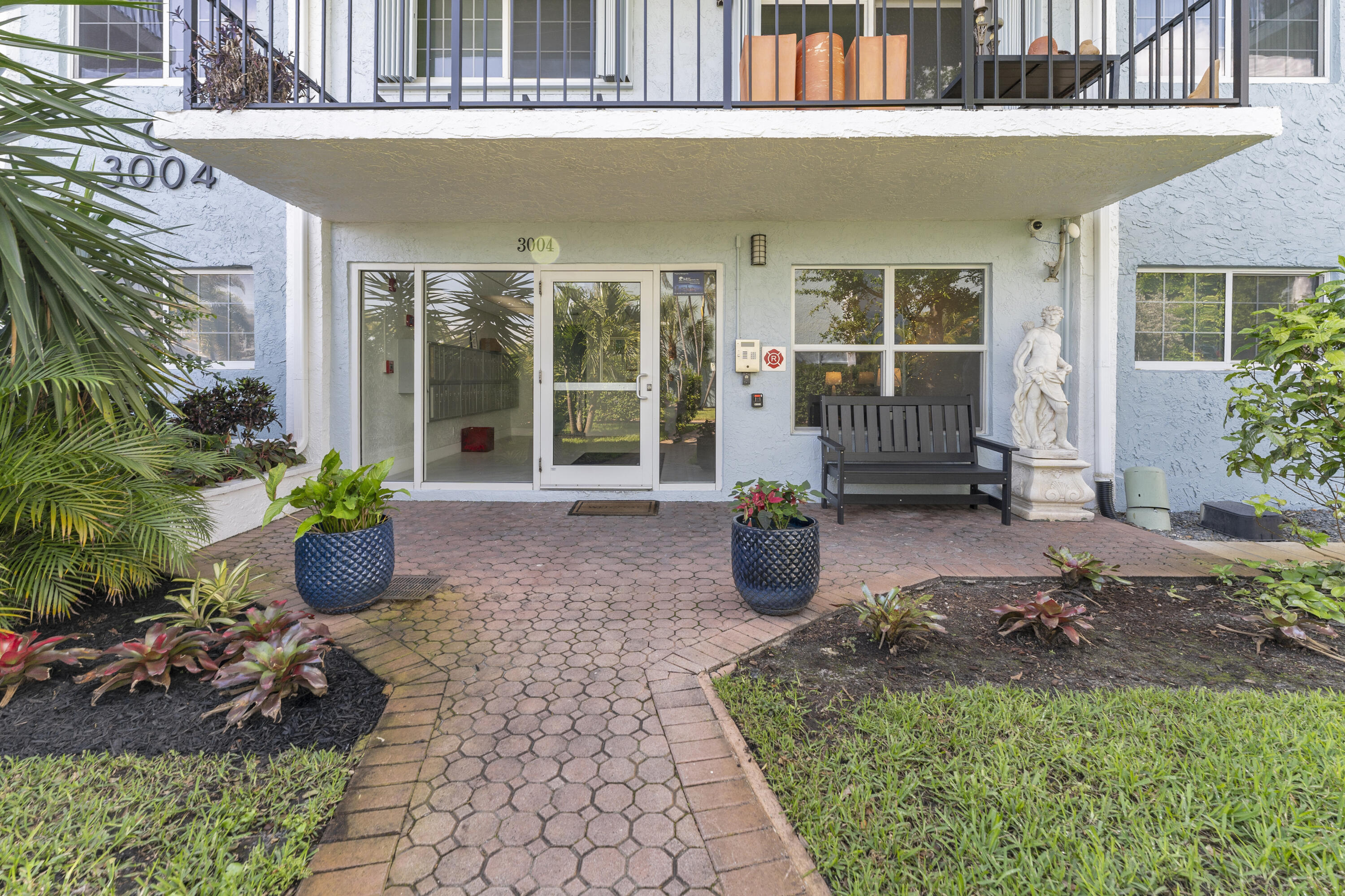 RIVER MANOR CONDO - Residential