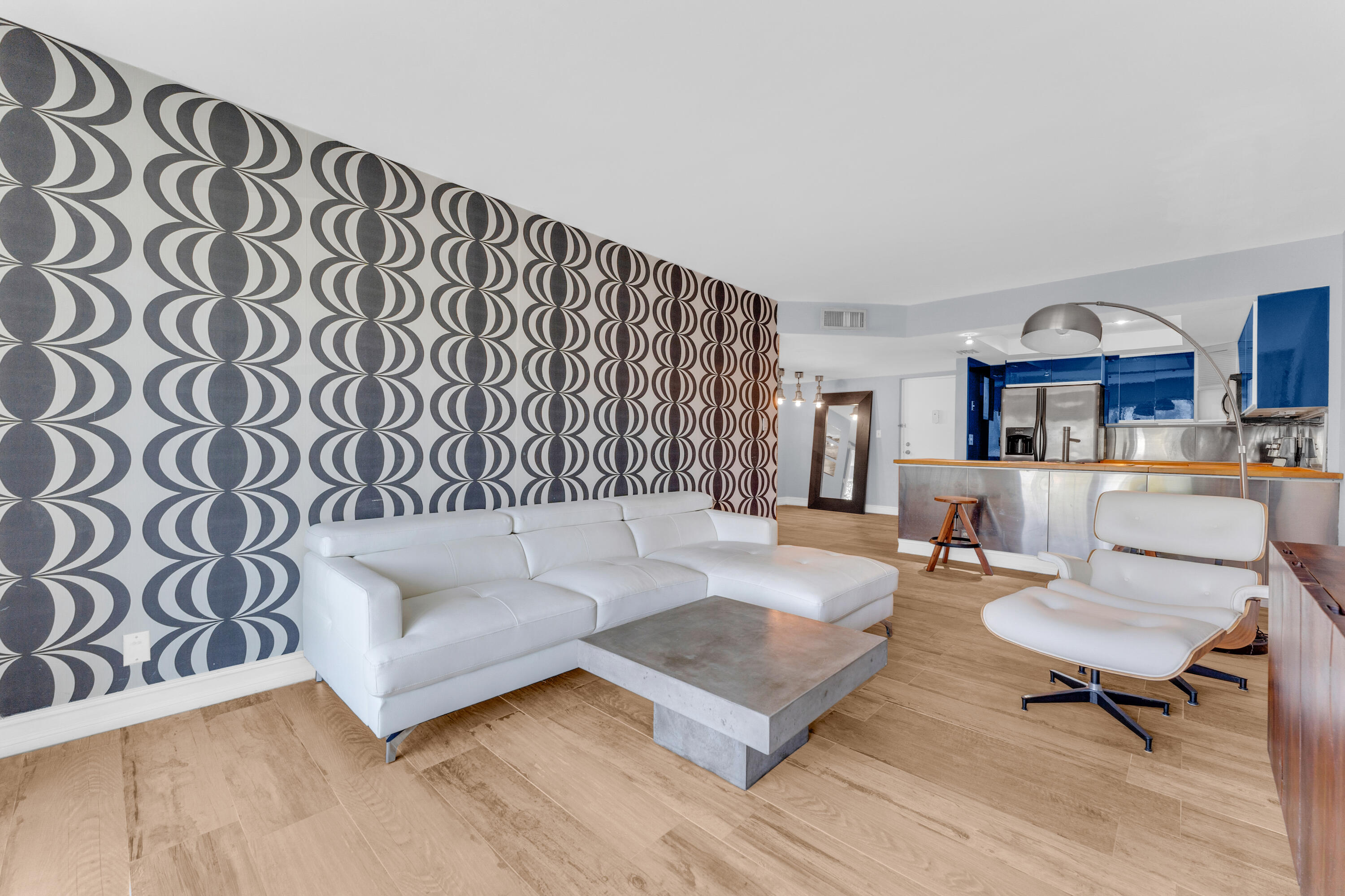 RIVER MANOR CONDO - Residential